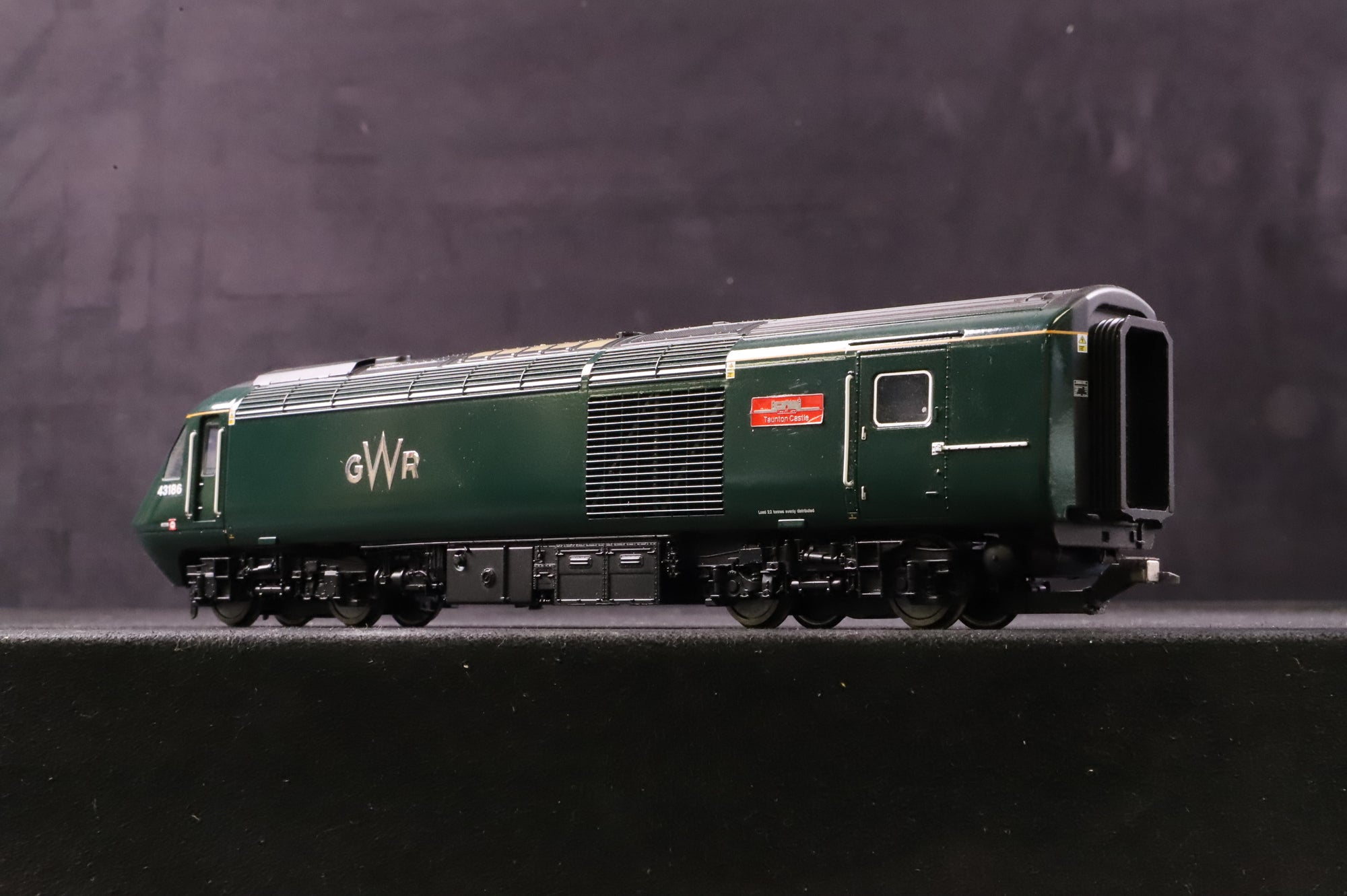 Hornby OO R3685 GWR Class 43 HST Pack GWR Livery DCC Sound