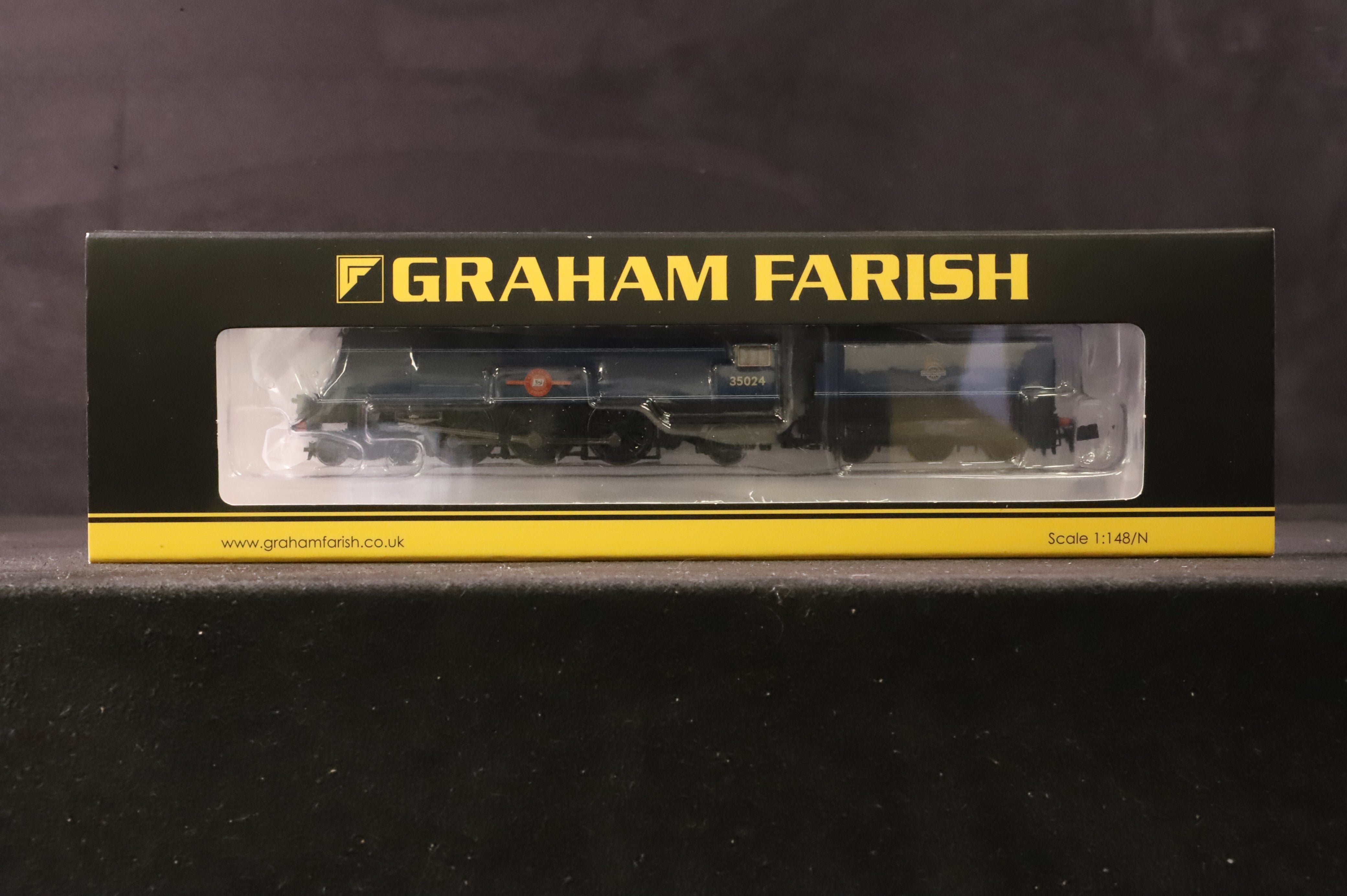 Graham Farish N Gauge 372-310 Merchant Navy Class 35024 'East