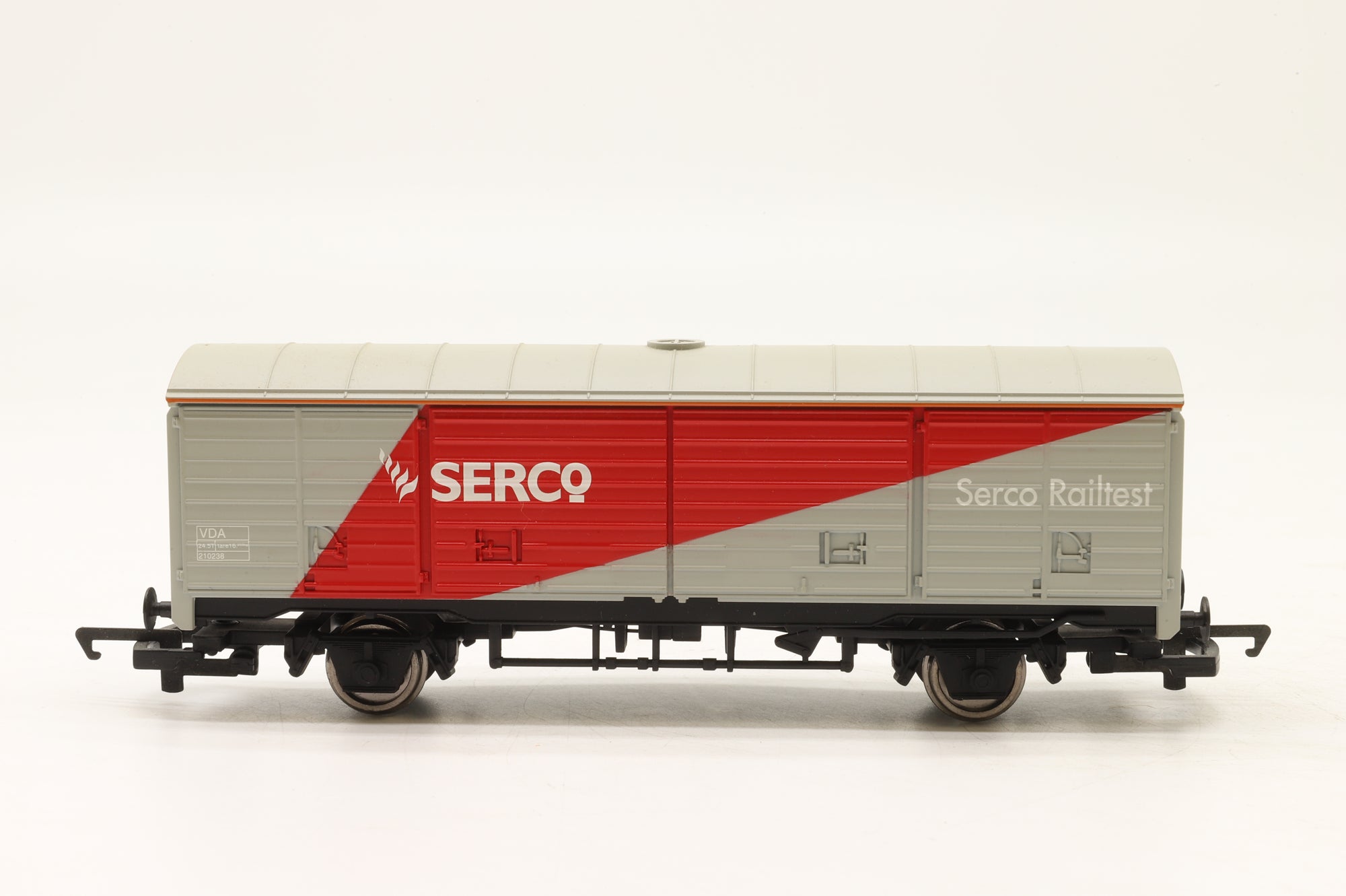 Hornby OO Serco Railtest Coach Pack Incl. 2x Mk2s & VDA – Weathered