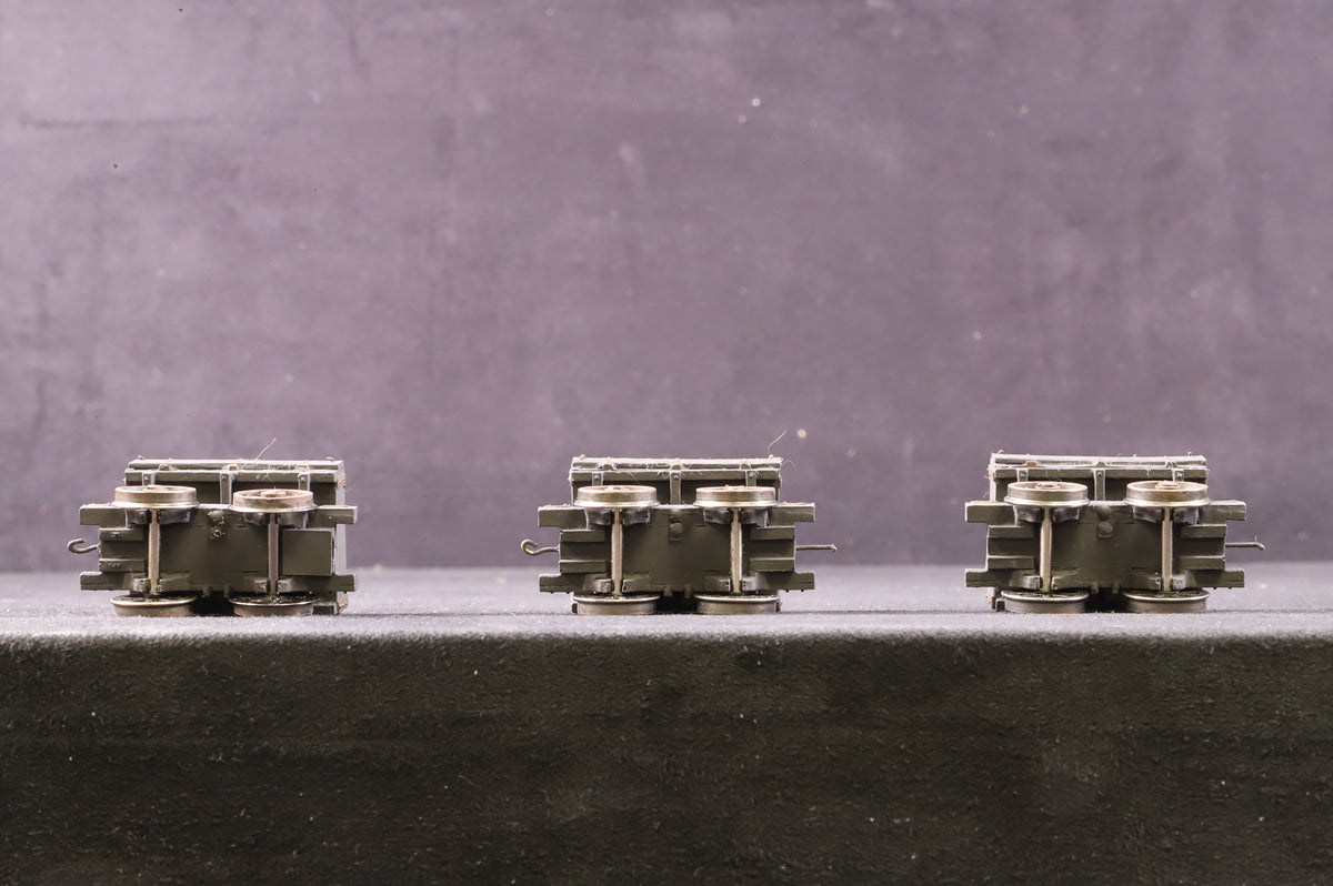 Smallbrook Studio Kit Built OO Set of 3 3 Plank Side Tipper Wagons
