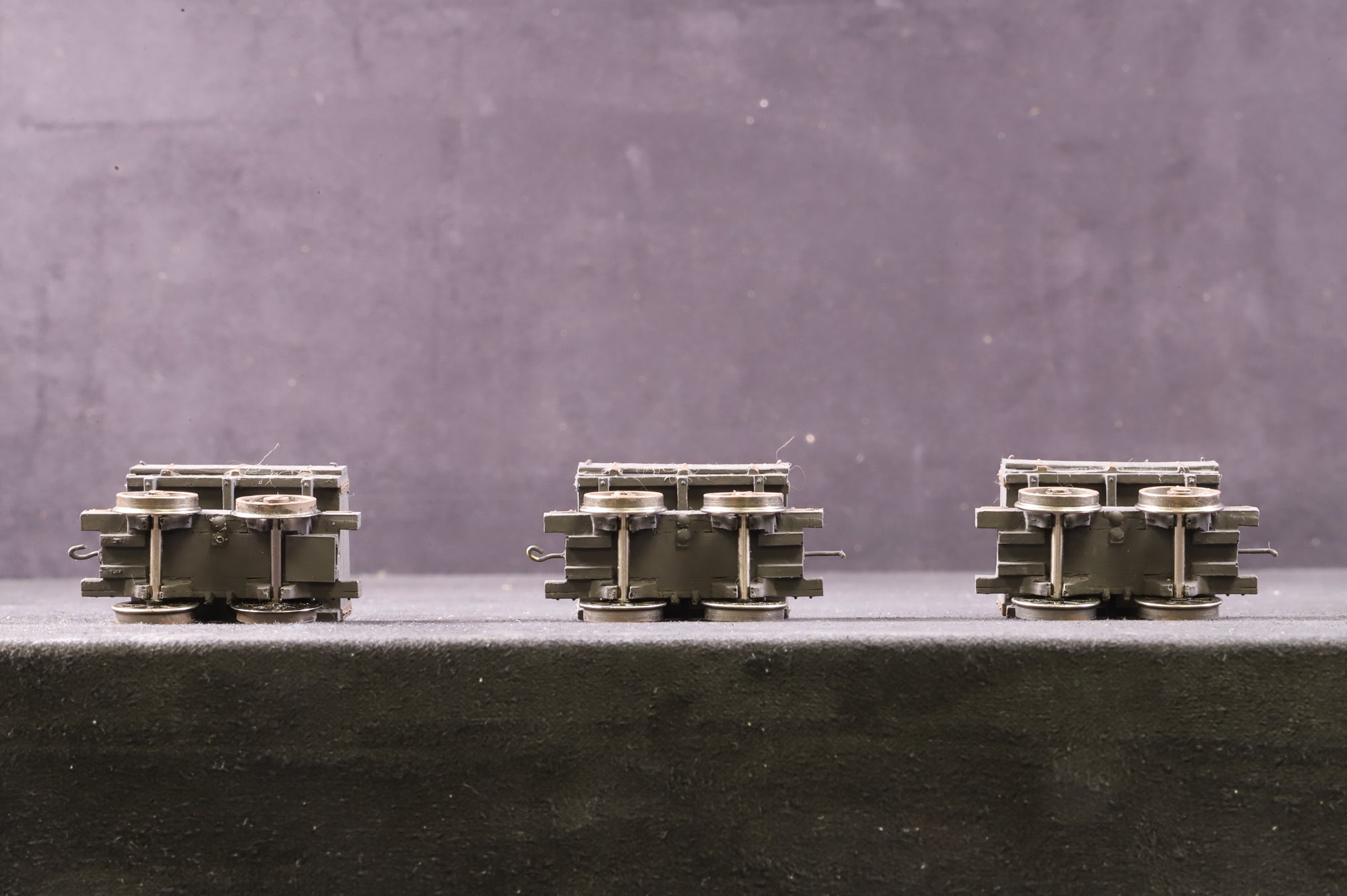 Smallbrook Studio Kit Built OO Set of 3 3 Plank Side Tipper Wagons