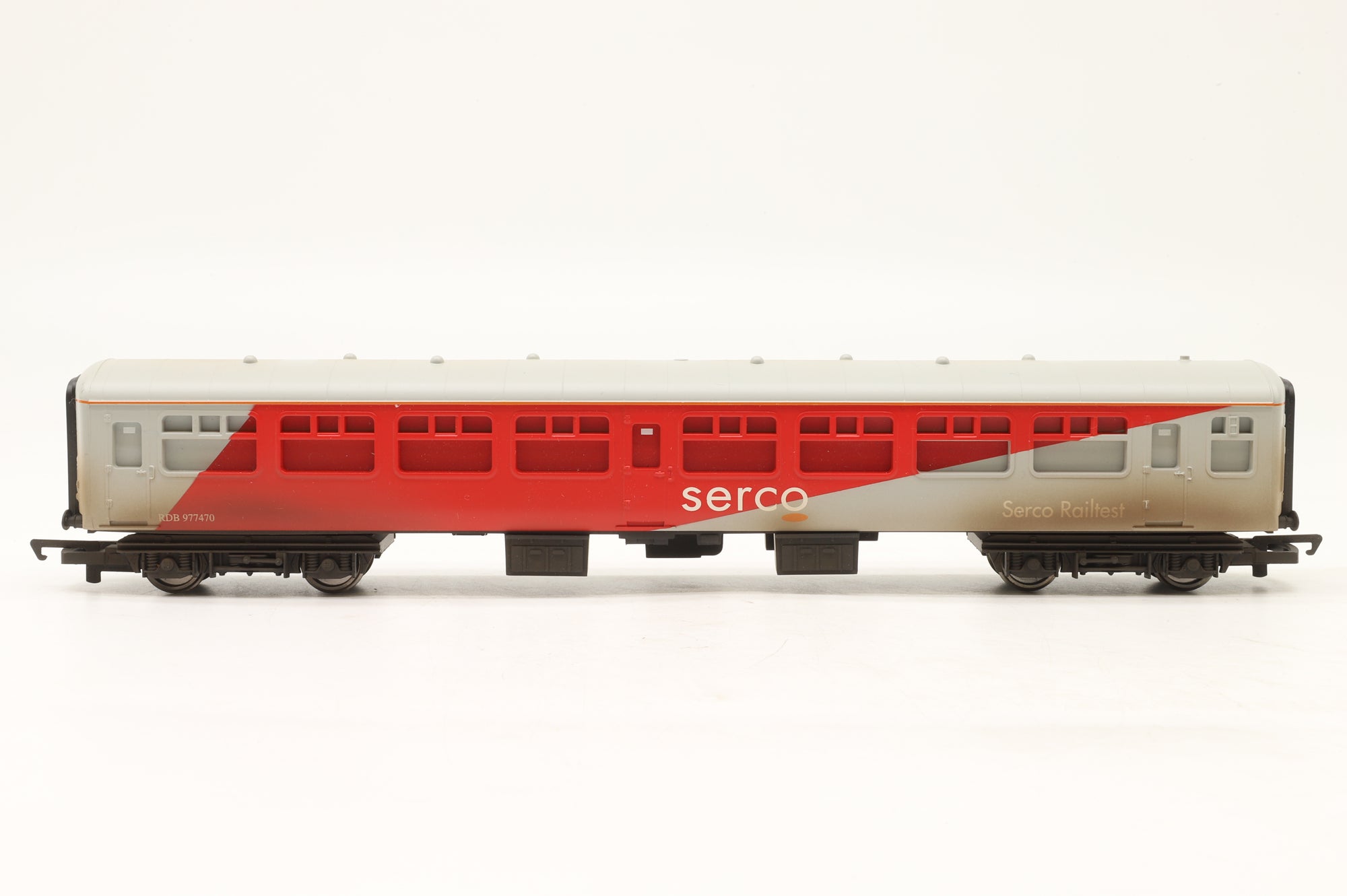 Hornby OO Serco Railtest Coach Pack Incl. 2x Mk2s & VDA – Weathered