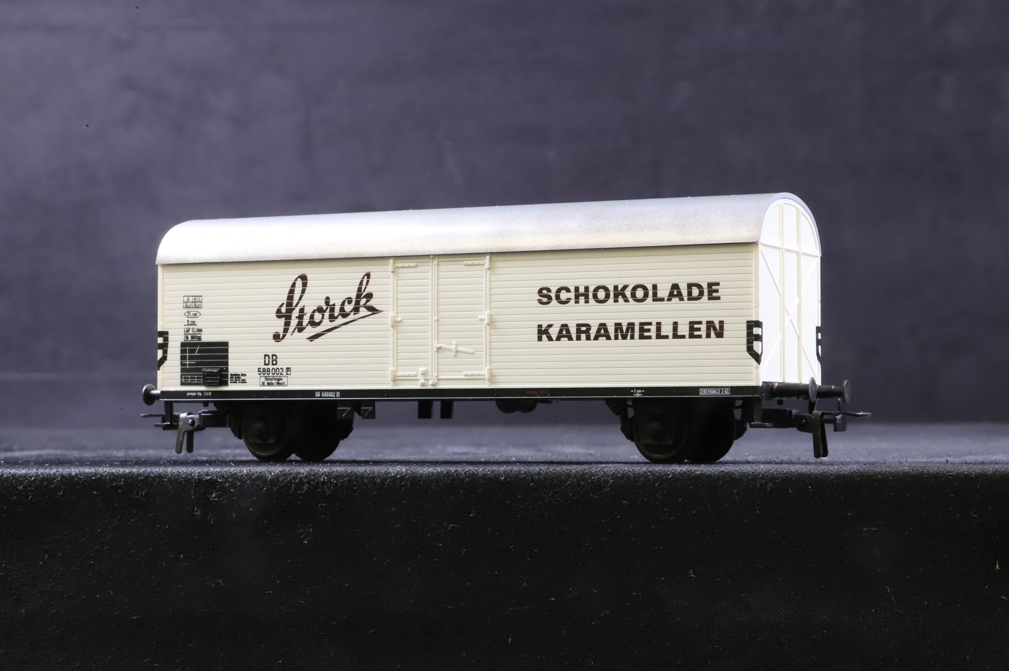 Klein Modellbahn HO Rake of 3 DB 'Storck' Wagons