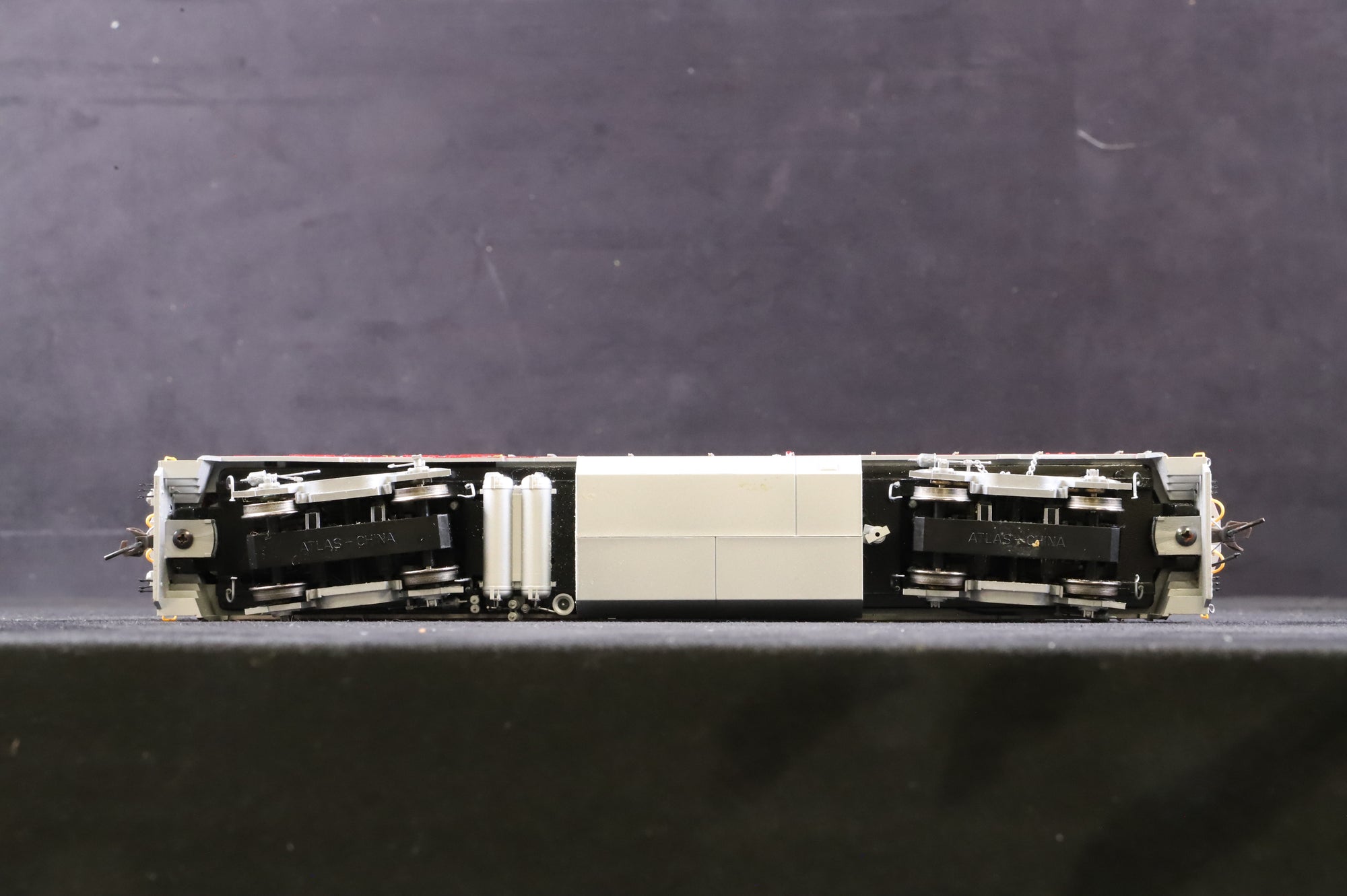 Altas HO 7233 Dash 8-40BW Locomotive BNSF '558', DCC Fitted