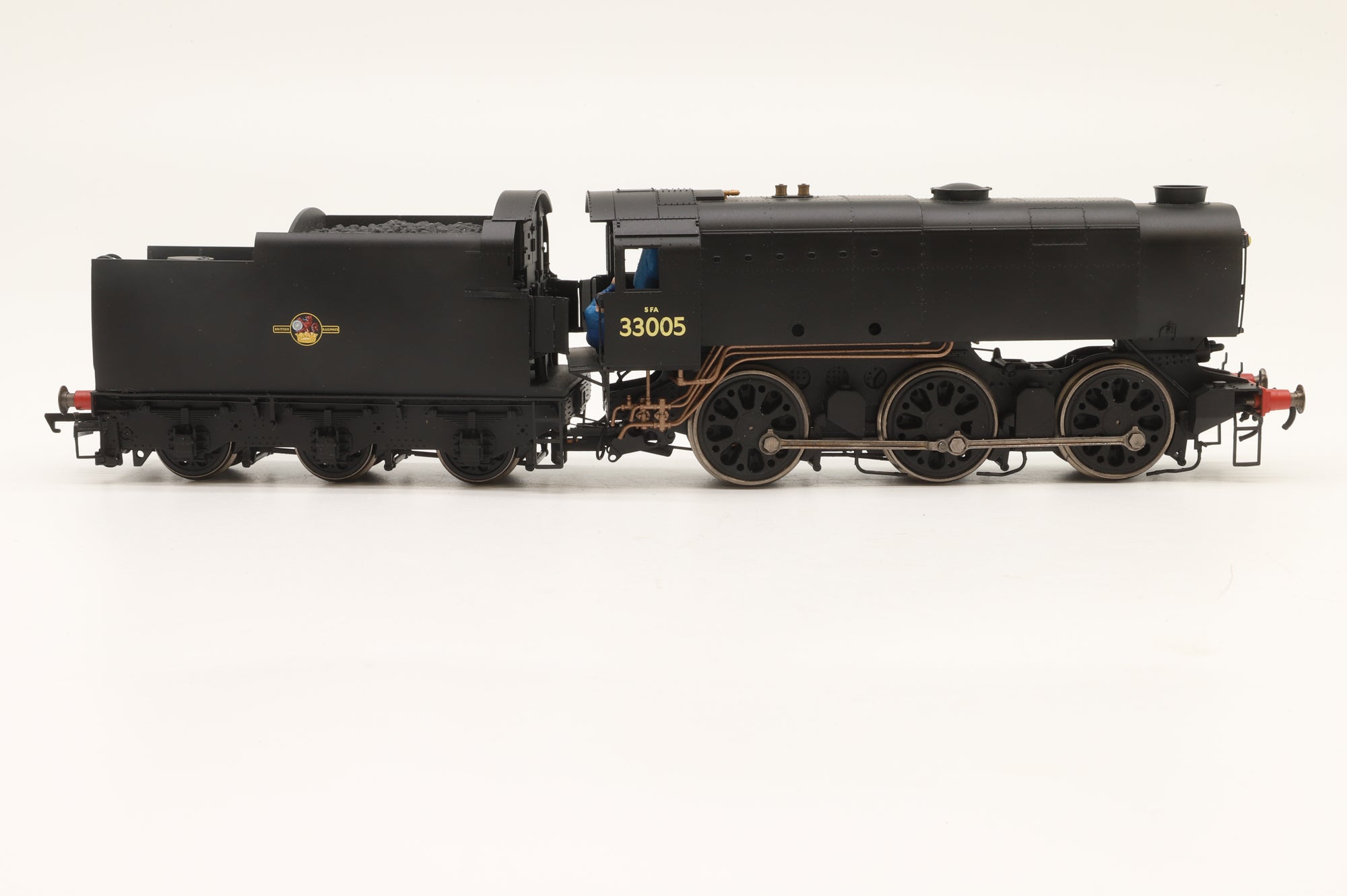 Hornby OO R3011 Class Q1 33005 in BR Black w/ Late Crests - DCC Sound