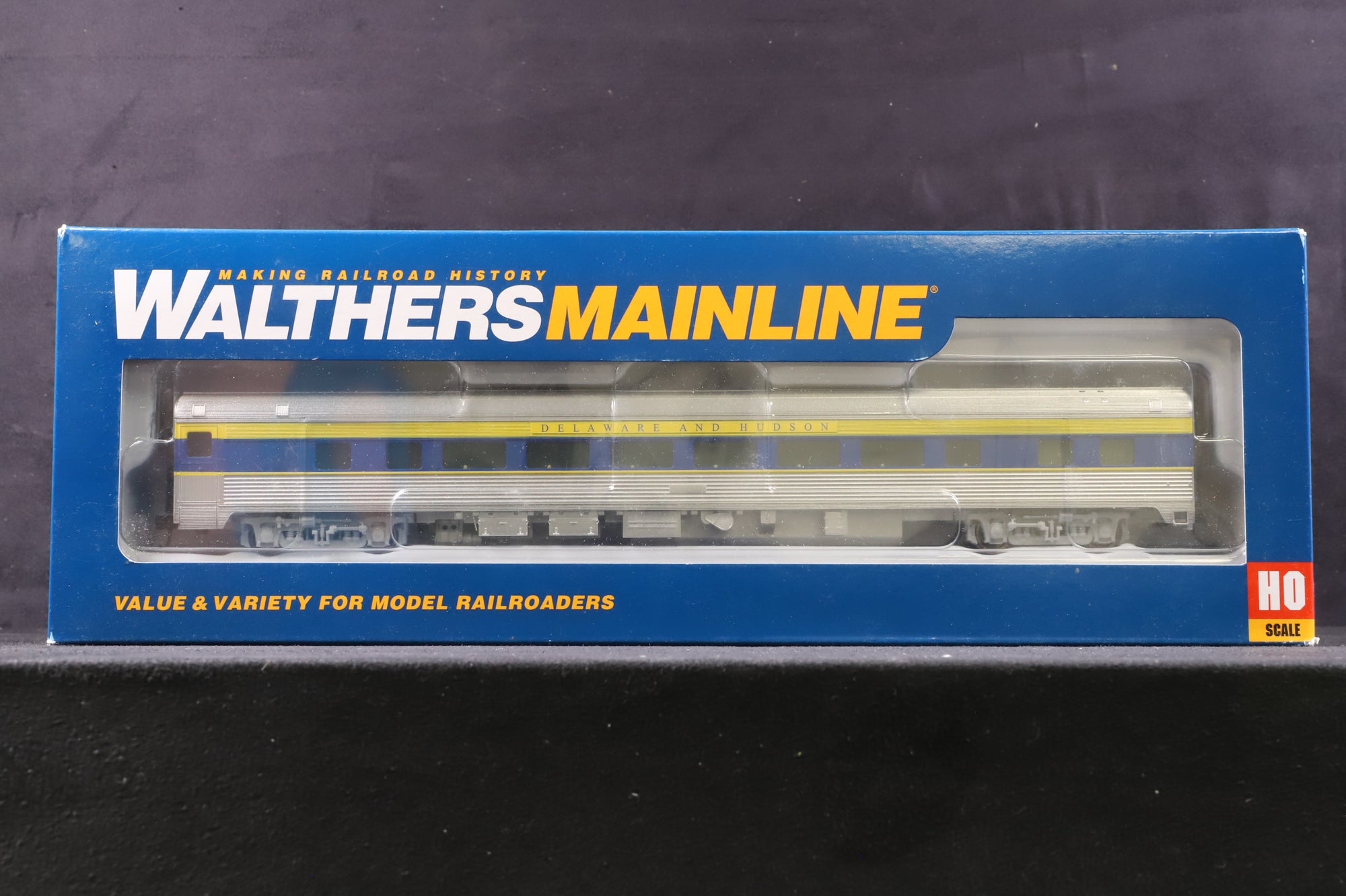 Walthers HO Rake Of 6 Delaware & Hudson 85' Budd Coaches