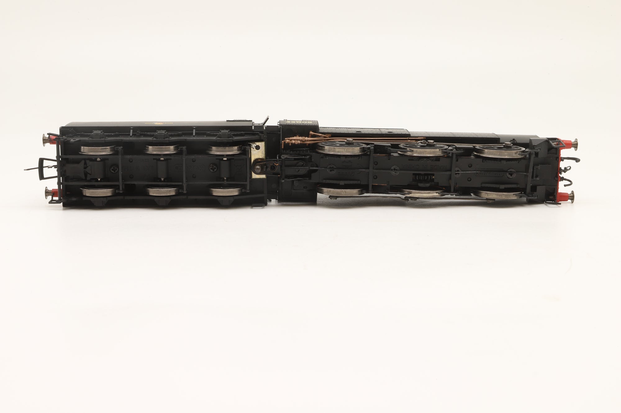 Hornby OO R3011 Class Q1 33005 in BR Black w/ Late Crests - DCC Sound