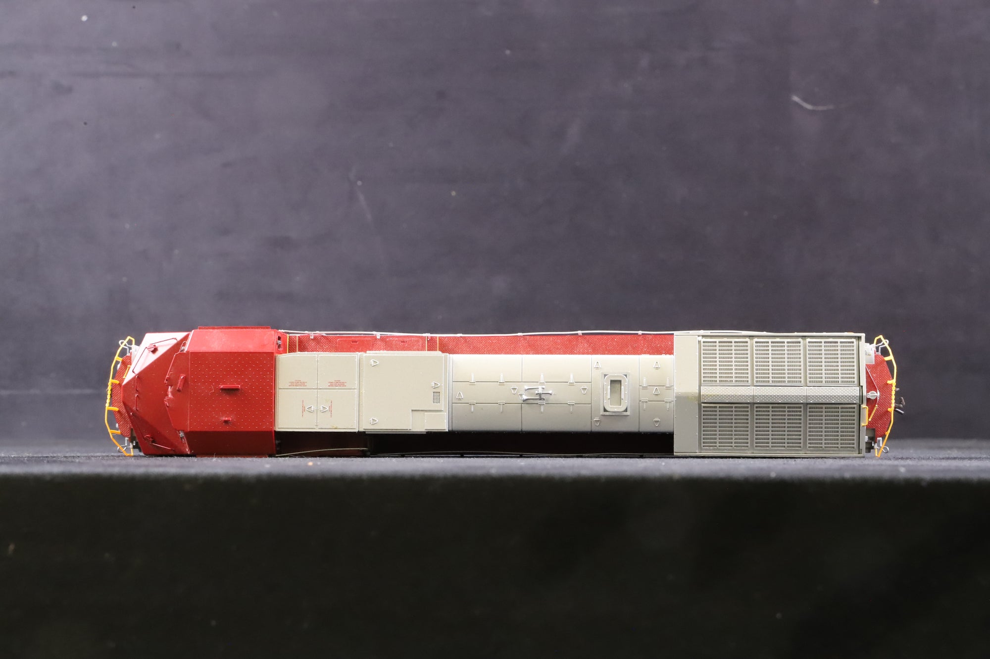 Altas HO 7233 Dash 8-40BW Locomotive BNSF '558', DCC Fitted