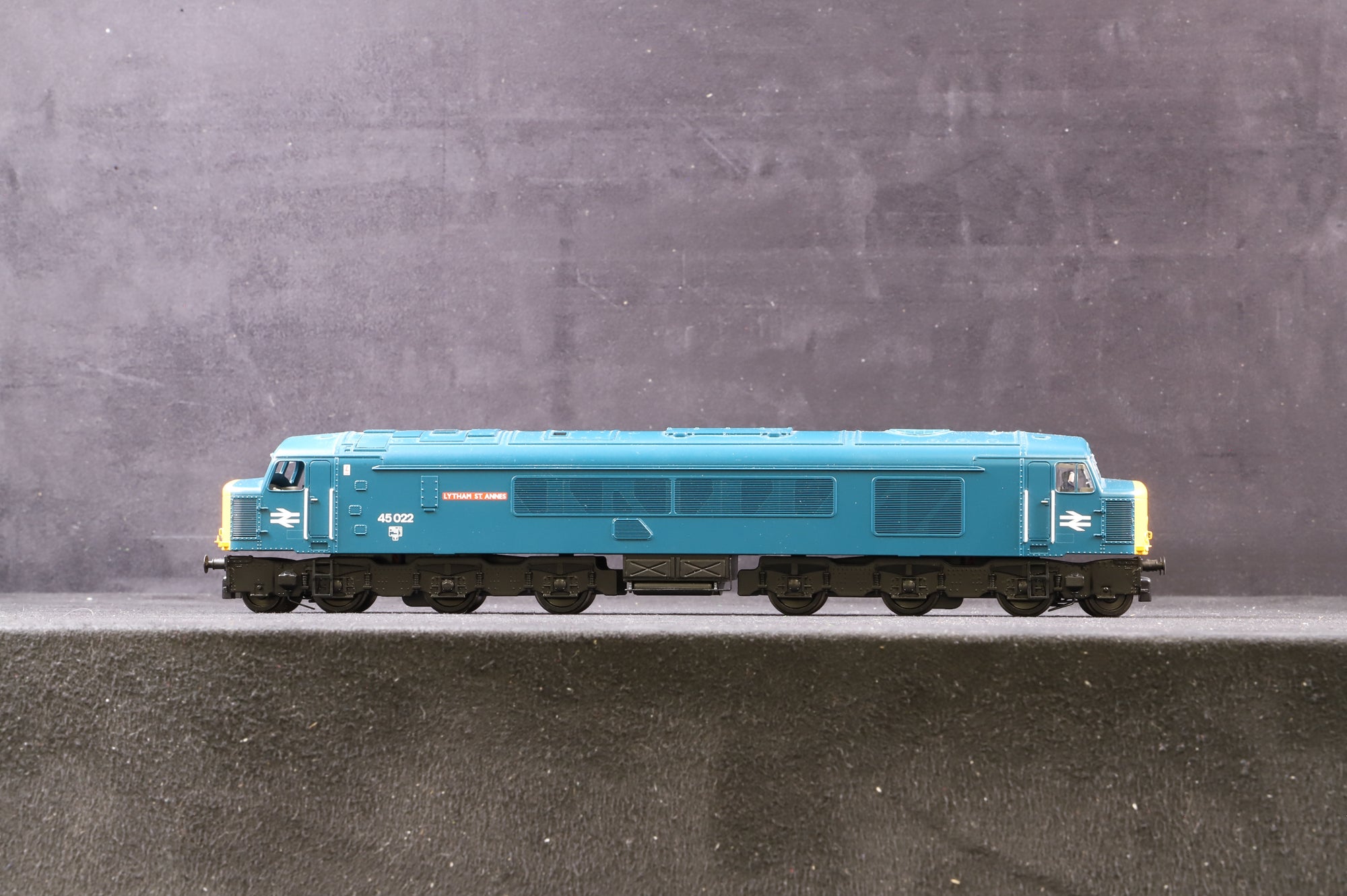 Bachmann OO 32-683RJSF Class 45/0 '45022' 'Lytham St. Annes' BR Blue, DCC Sound