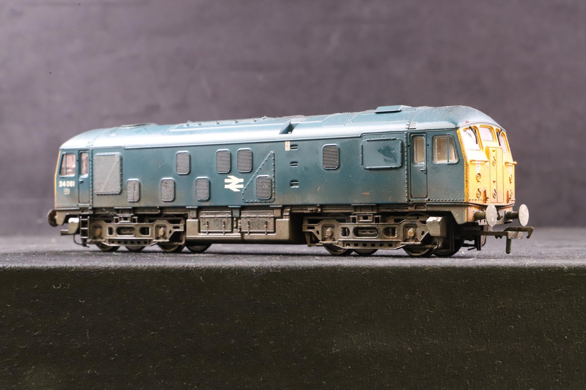 WORKSHOP Bachmann OO Class 24 24081 in BR Blue - Weathered