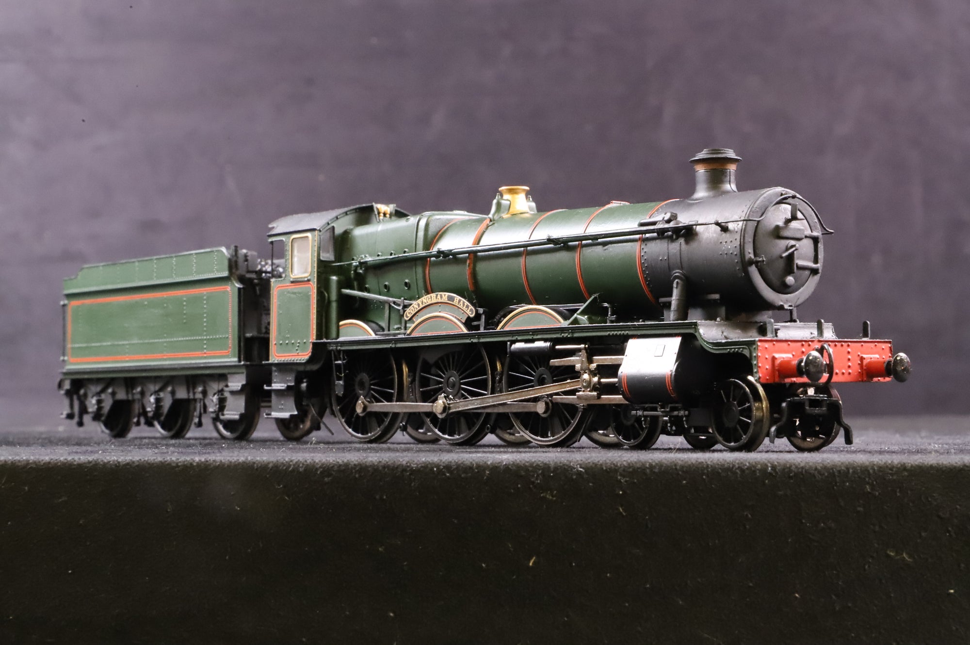 WORKSHOP Bachmann OO Hall Class 'Conyngham Hall' BR Green Repainted