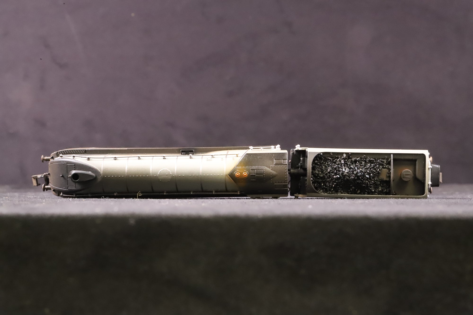 Dapol N 2S-008-011 Class A4 '2512' 'Silver Fox' Silver/ Grey Livery TMC Weathered