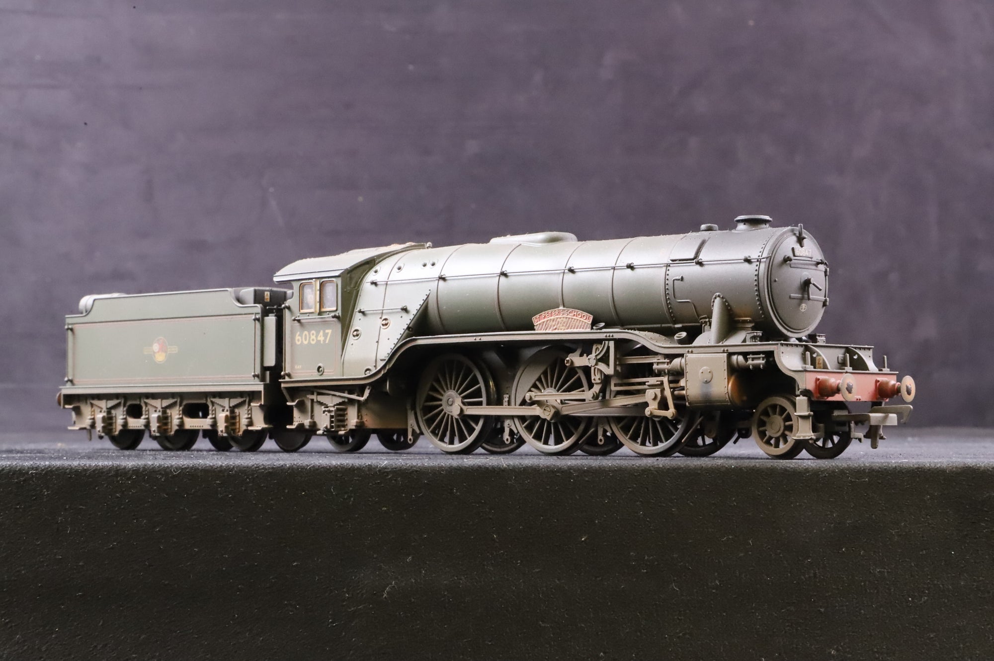 Bachmann OO 35-200 LNER Class V2 '60847' 'St Peters School' BR Lined Green L/C Weathered DCC Sound