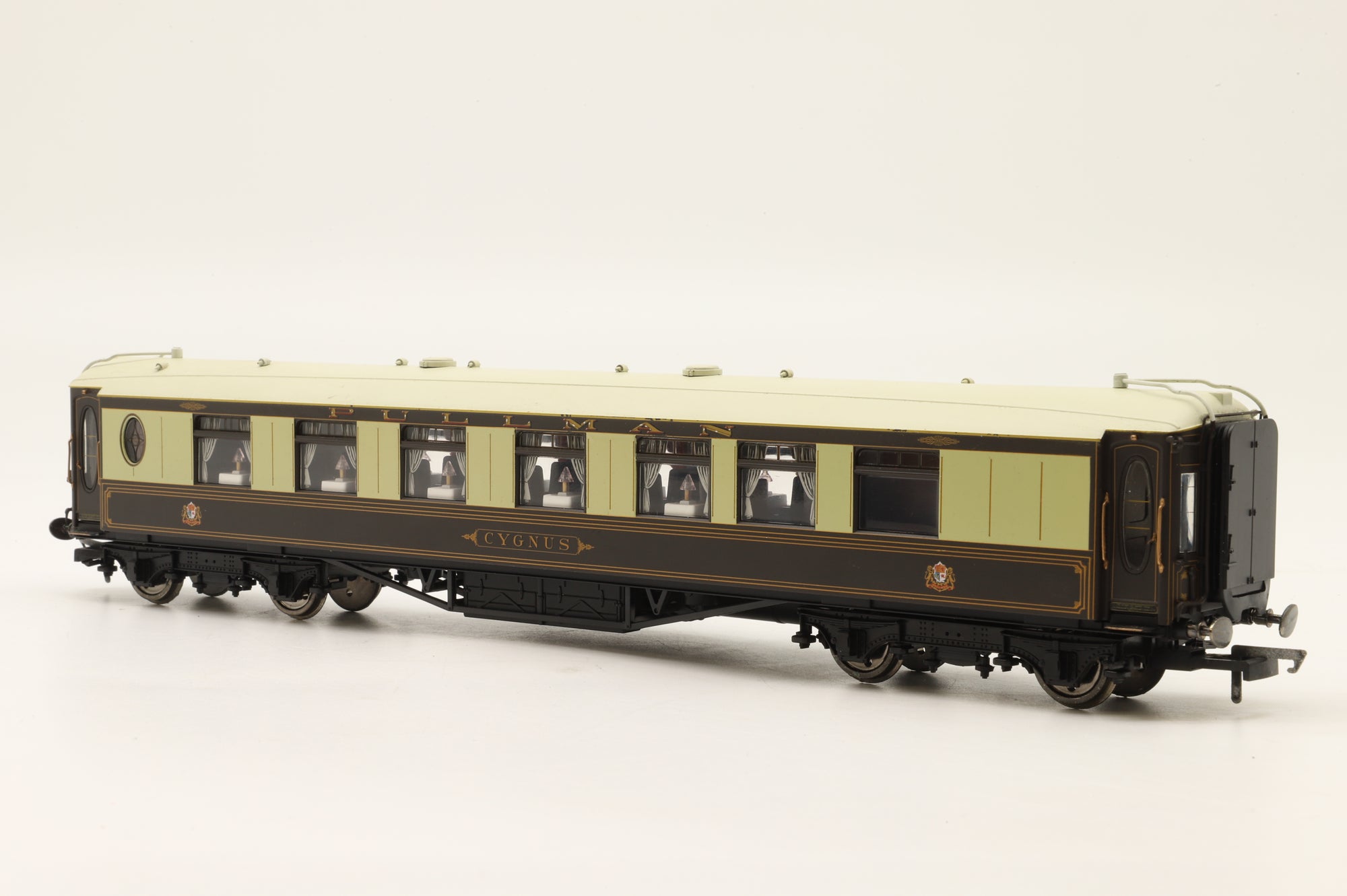 Hornby OO Set Of 3 Pullman Coaches 'Cygnus, Ibis & Minerva' Split From Set