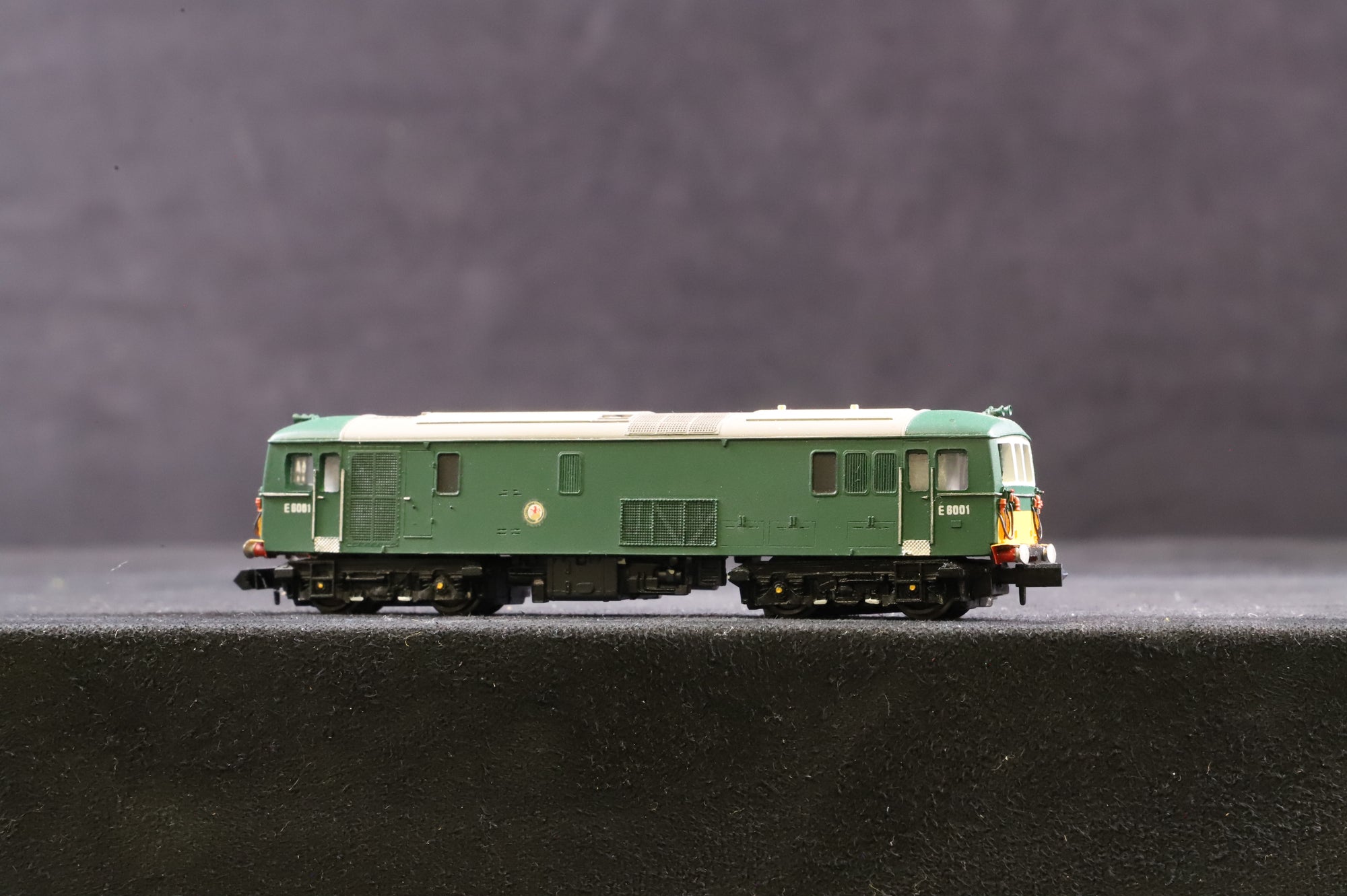 CJM N Gauge Class 73 E8001 in BR Green w/ Small Yellow Panels