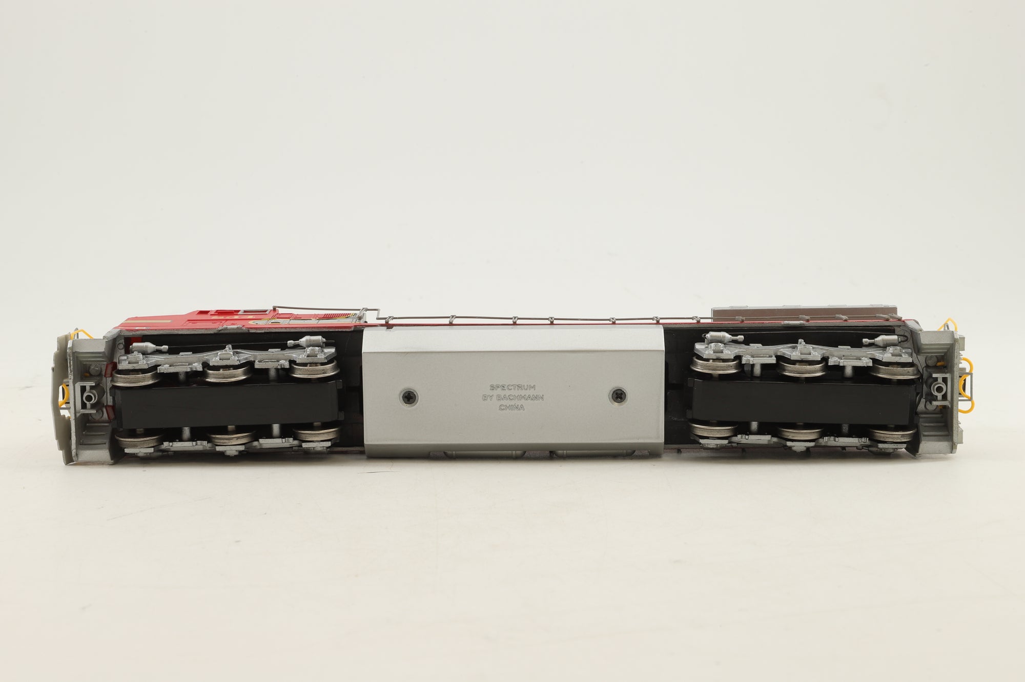 Spectrum HO 86006 GE Dash 8-40CW Wide Cab Diesel '834' Santa Fe