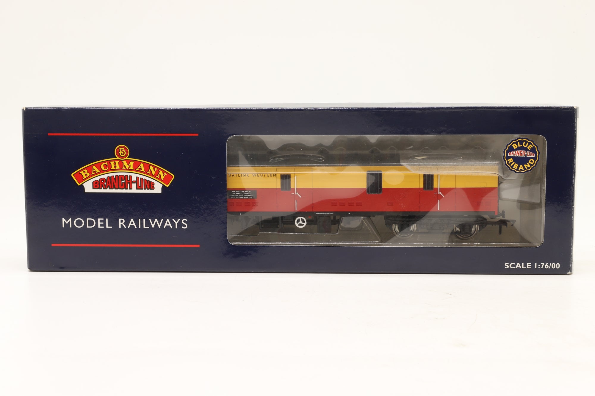 Bachmann OO 39-270Y Mk1 57ft General Utility Van Satlink Western