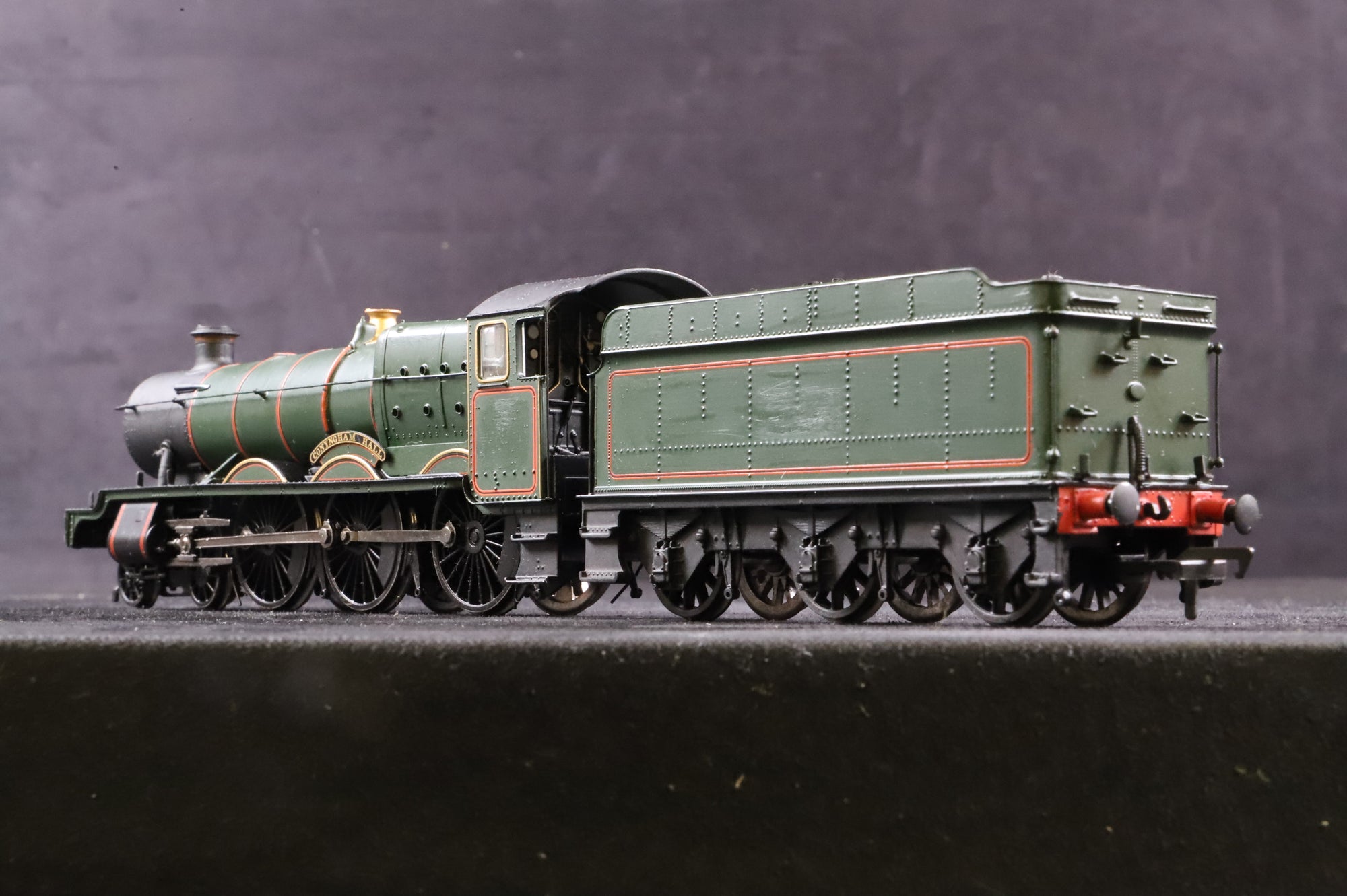 WORKSHOP Bachmann OO Hall Class 'Conyngham Hall' BR Green Repainted