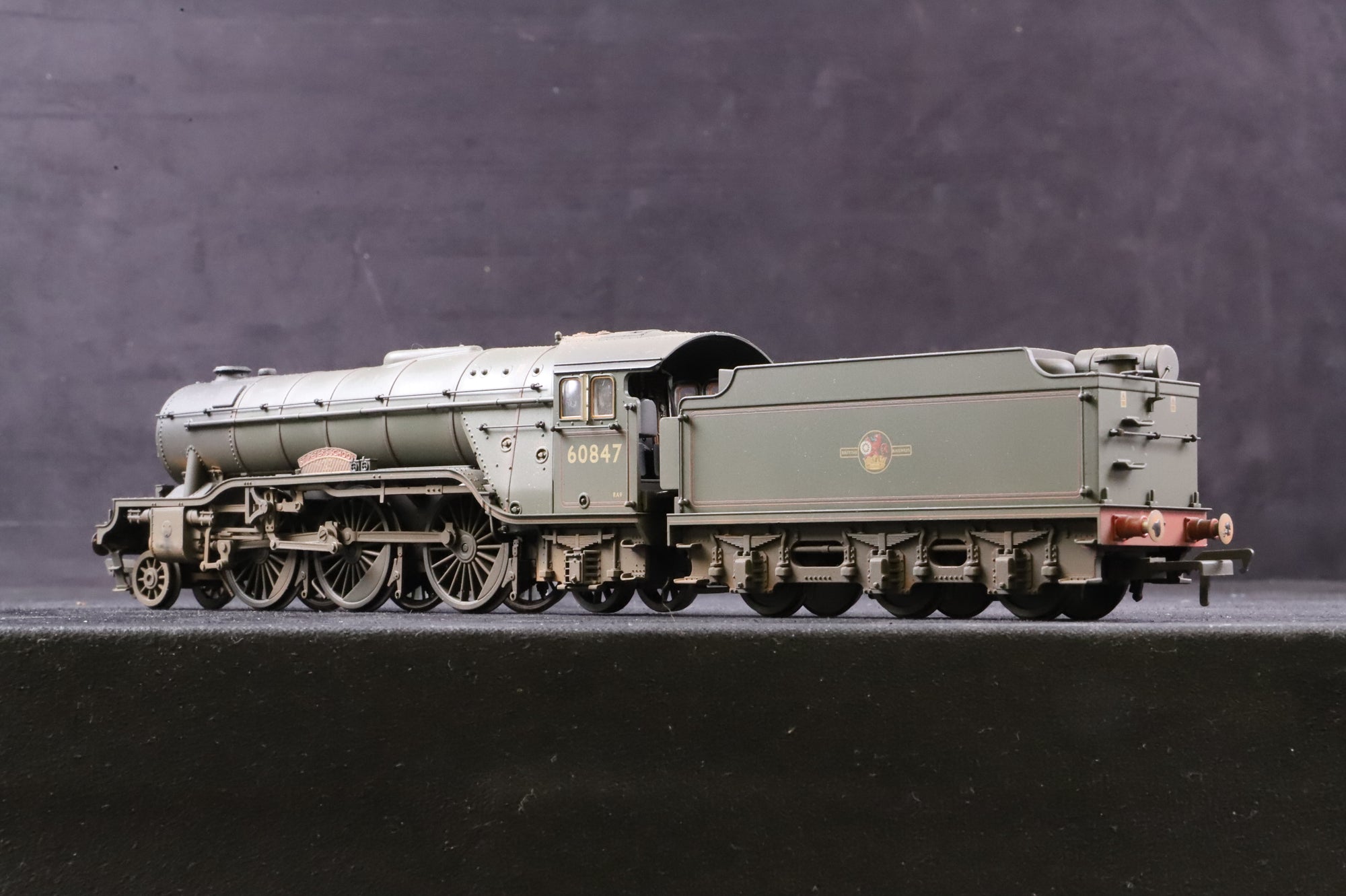 Bachmann OO 35-200 LNER Class V2 '60847' 'St Peters School' BR Lined Green L/C Weathered DCC Sound