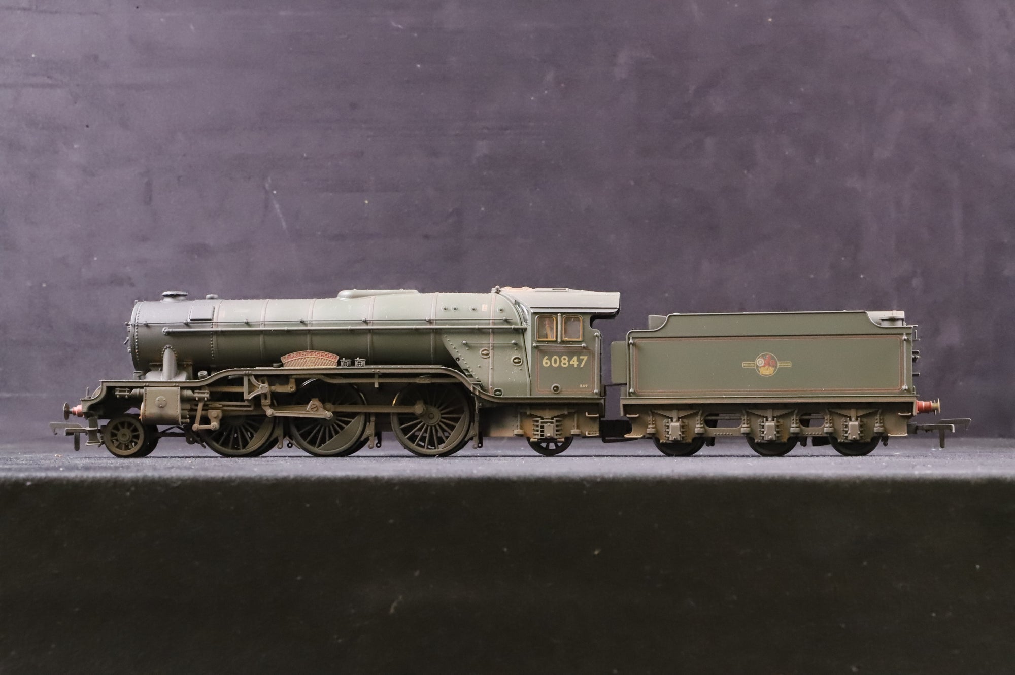 Bachmann OO 35-200 LNER Class V2 '60847' 'St Peters School' BR Lined Green L/C Weathered DCC Sound