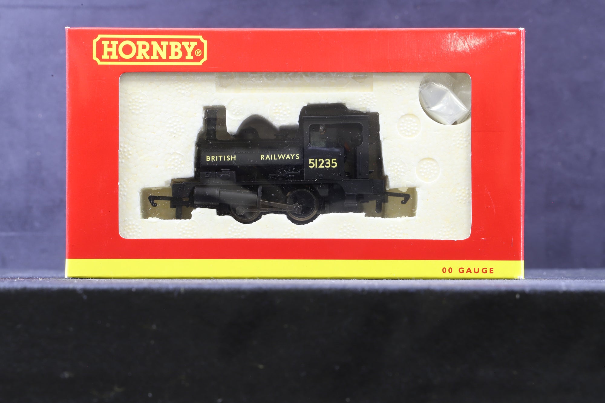 Hornby OO R2927 BR Pug 0-4-0 '51235'