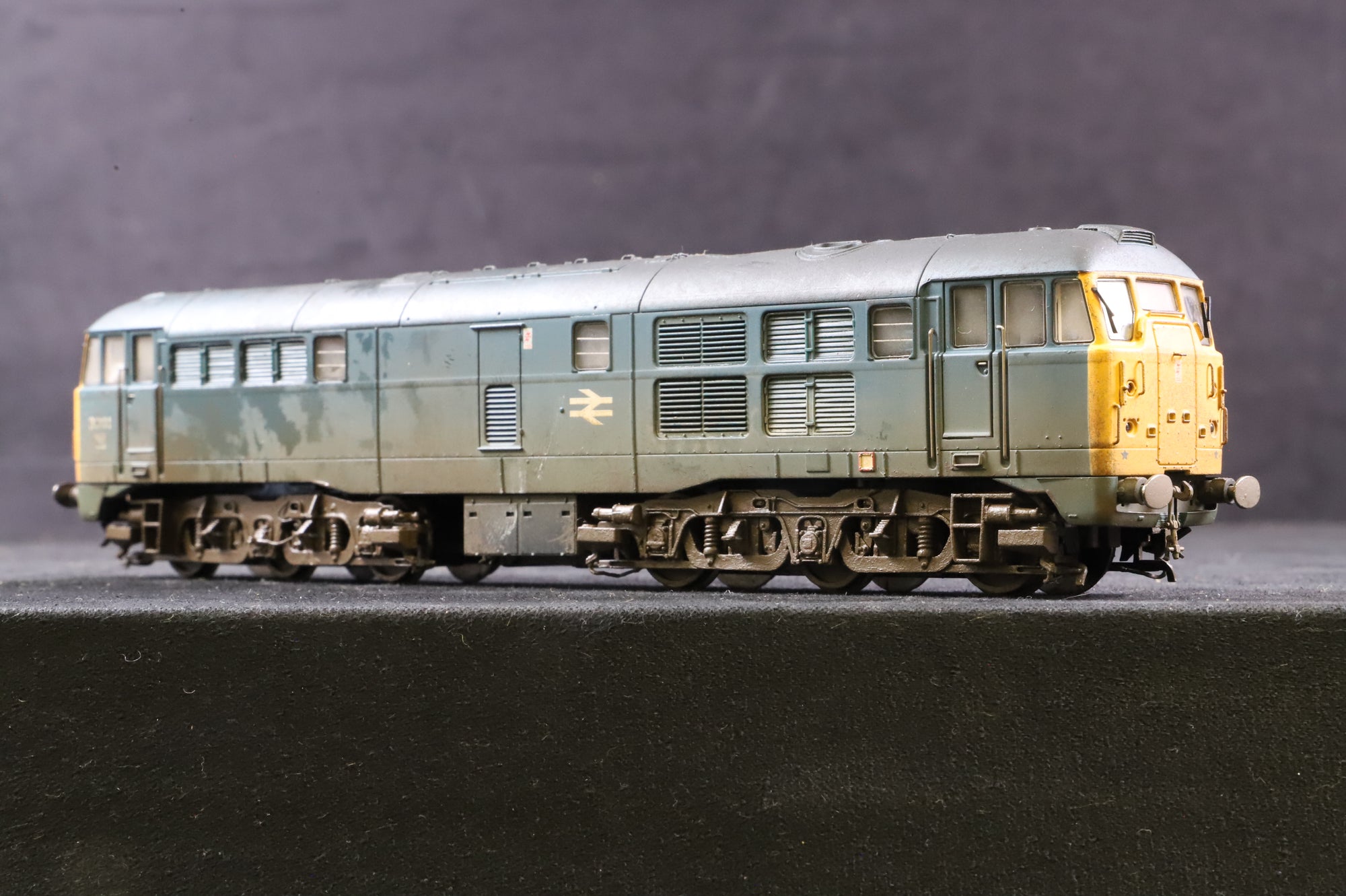 WORKSHOP Hornby OO R2571 Class 31 31111 in BR Blue - Weathered
