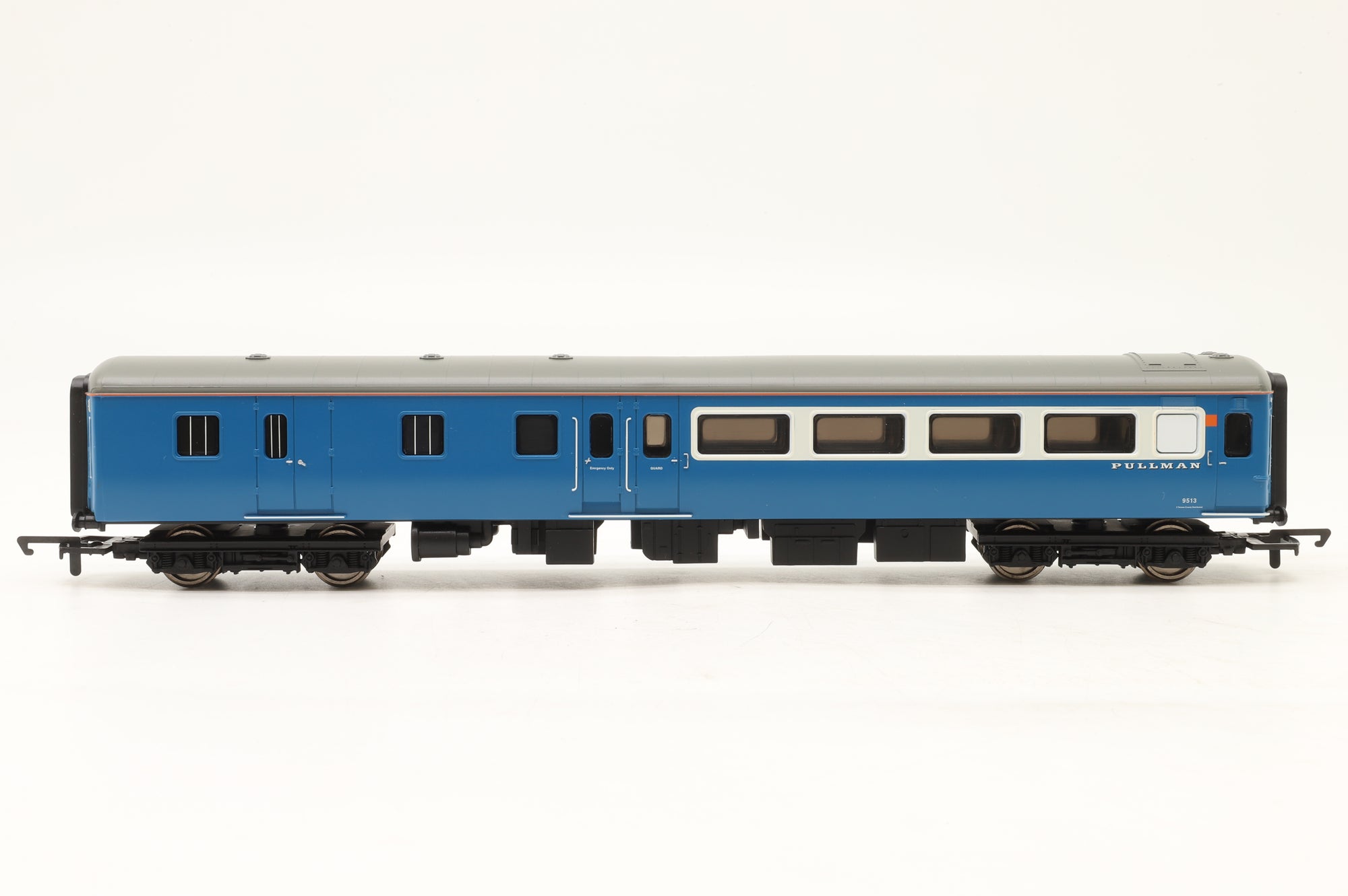 Hornby OO R1093 The Blue Pullman Set Class 47 & 3 Mk2 Coaches