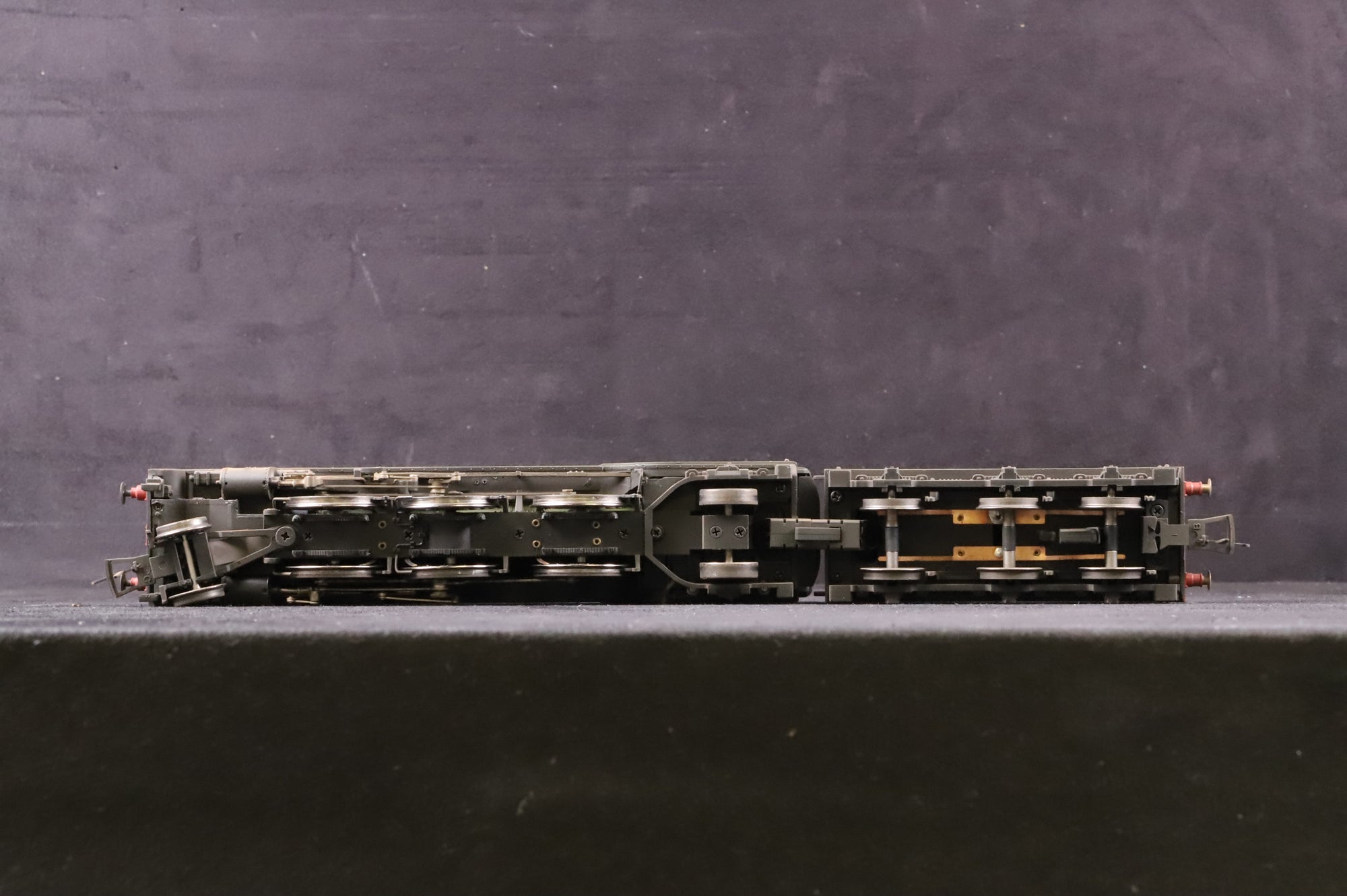 Bachmann OO 35-200 LNER Class V2 '60847' 'St Peters School' BR Lined Green L/C Weathered DCC Sound