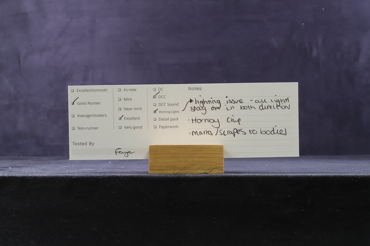 Bachmann OO 32-452 Class 170/4 Turbostar 2 Car DMU in Southwest Trains Livery