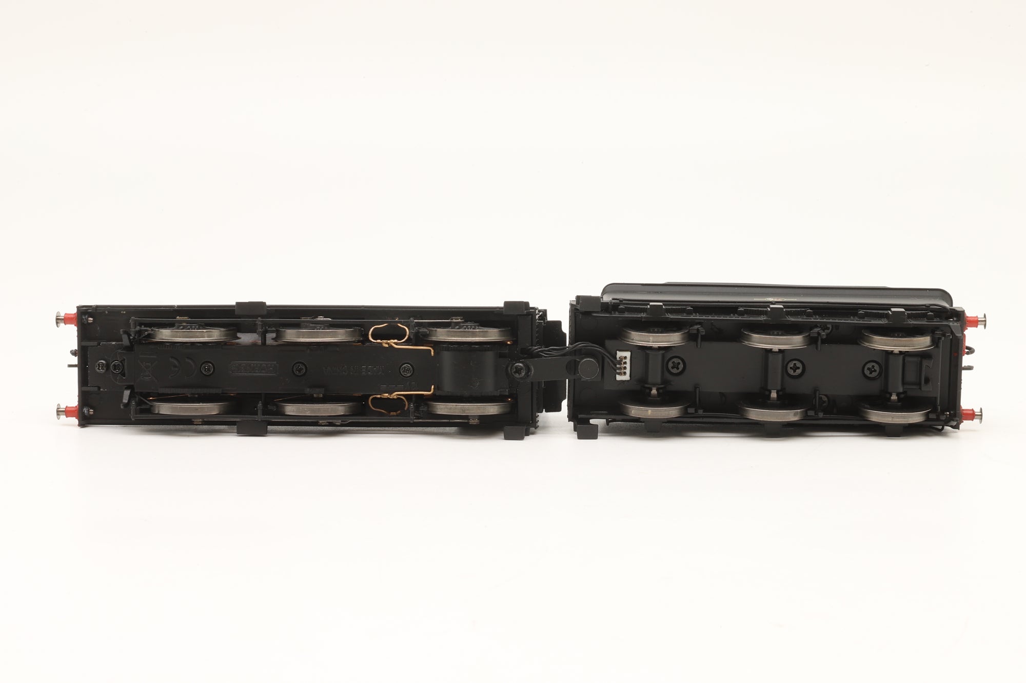 Hornby OO R3239 Drummond 700 Class No.30315 in BR Black w/ Late Crests