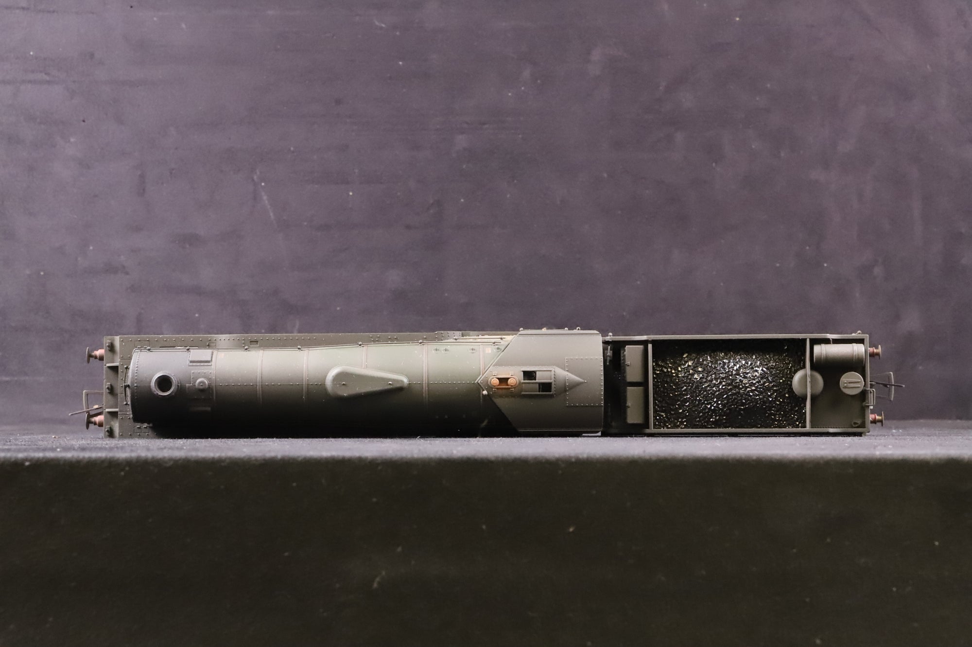 Bachmann OO 35-200 LNER Class V2 '60847' 'St Peters School' BR Lined Green L/C Weathered DCC Sound