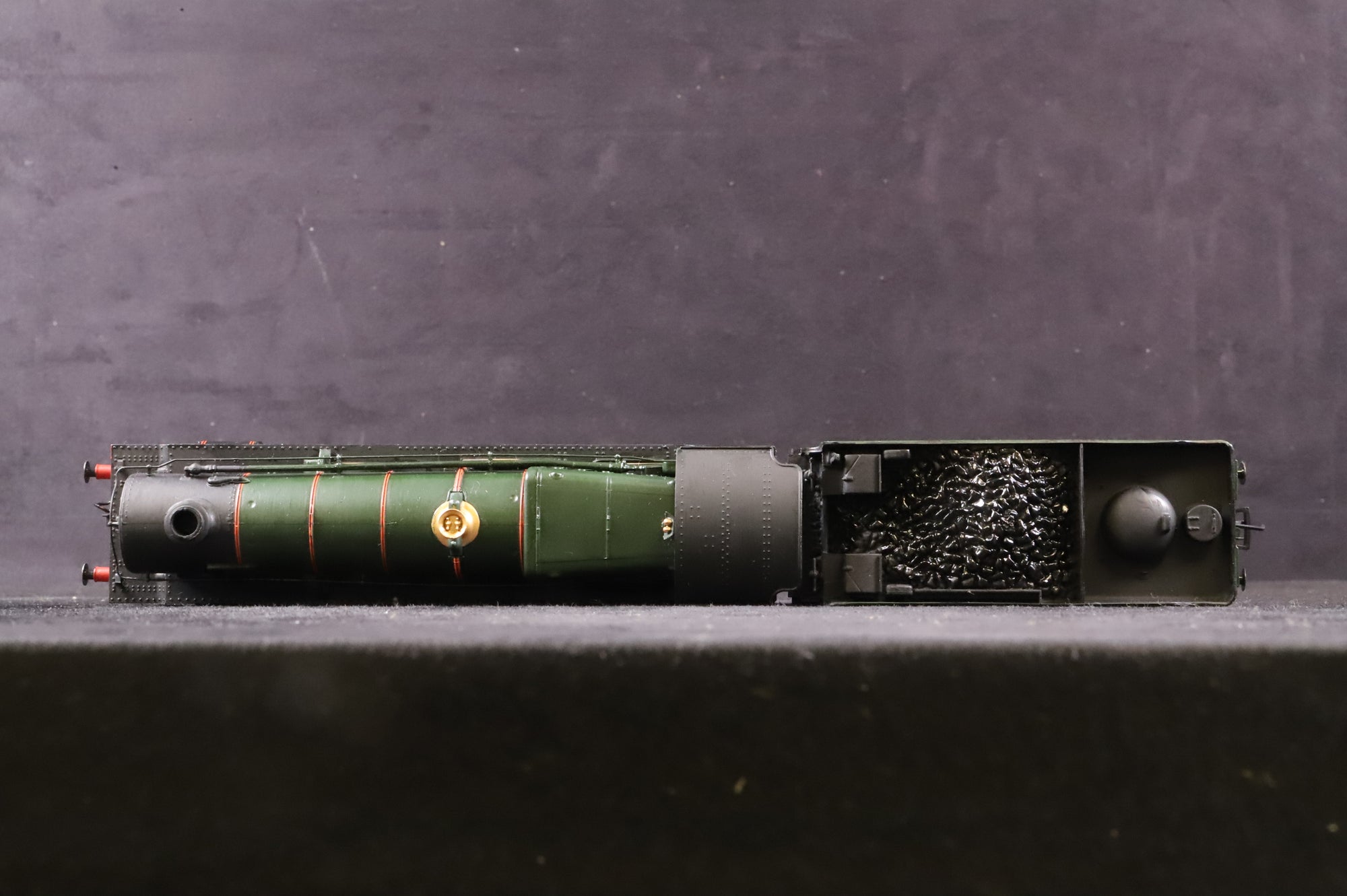 WORKSHOP Bachmann OO Hall Class 'Conyngham Hall' BR Green Repainted