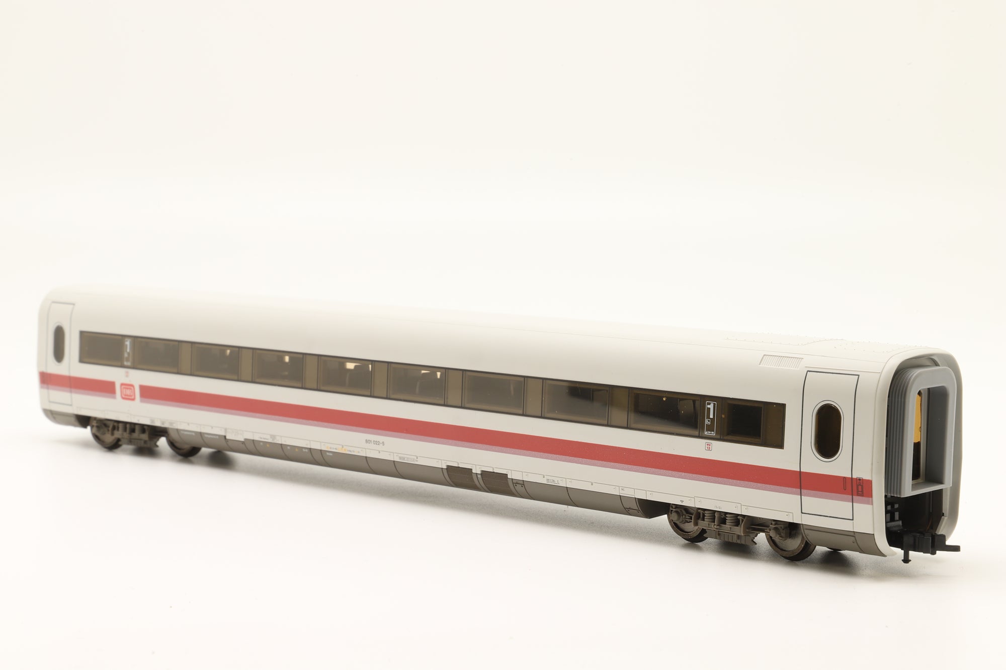 Fleischmann HO Rake Of 5 DB ICE Coaches Inc. 4441, 4454, 4443, 4445 & 4442