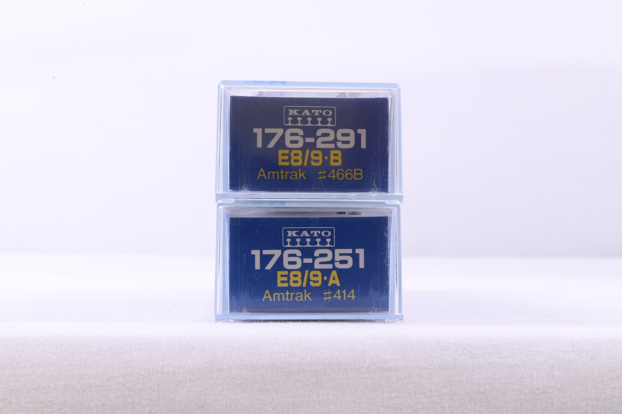 Kato N 176-291 E8/9 A&B Amtrak #414 & #466B