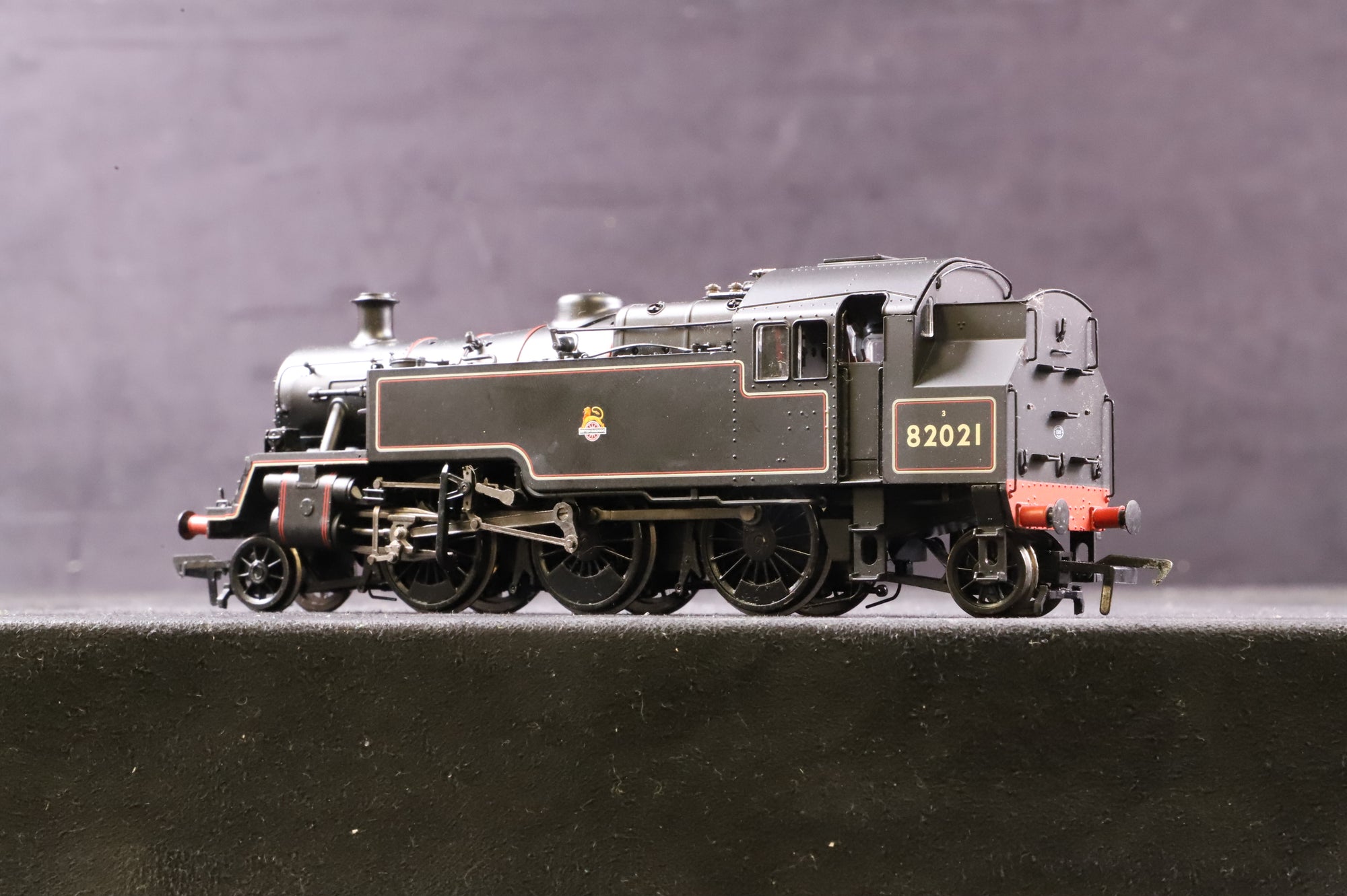 Bachmann OO 31-981 Standard 3MT 82021 in Lined BR Black w/ Early Crests