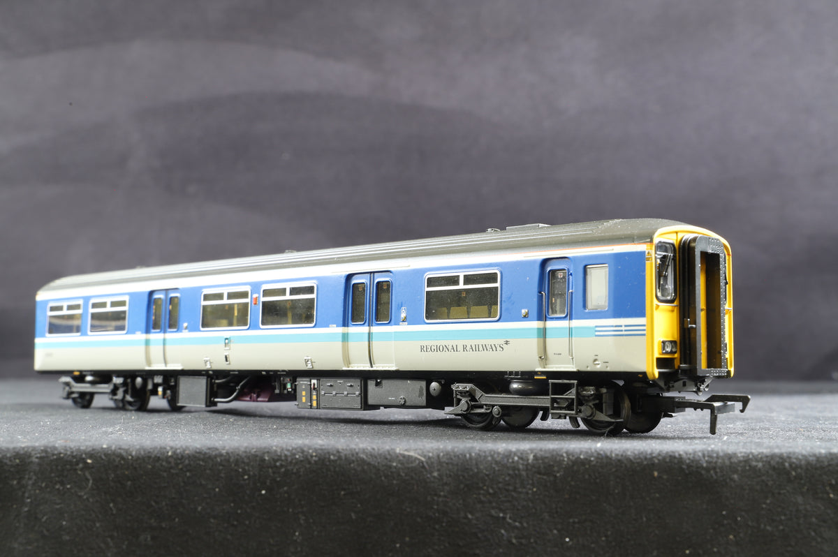 Bachmann OO 32-936 Class 150/2 DMU 2-Car &#39;Regional Railways&#39;