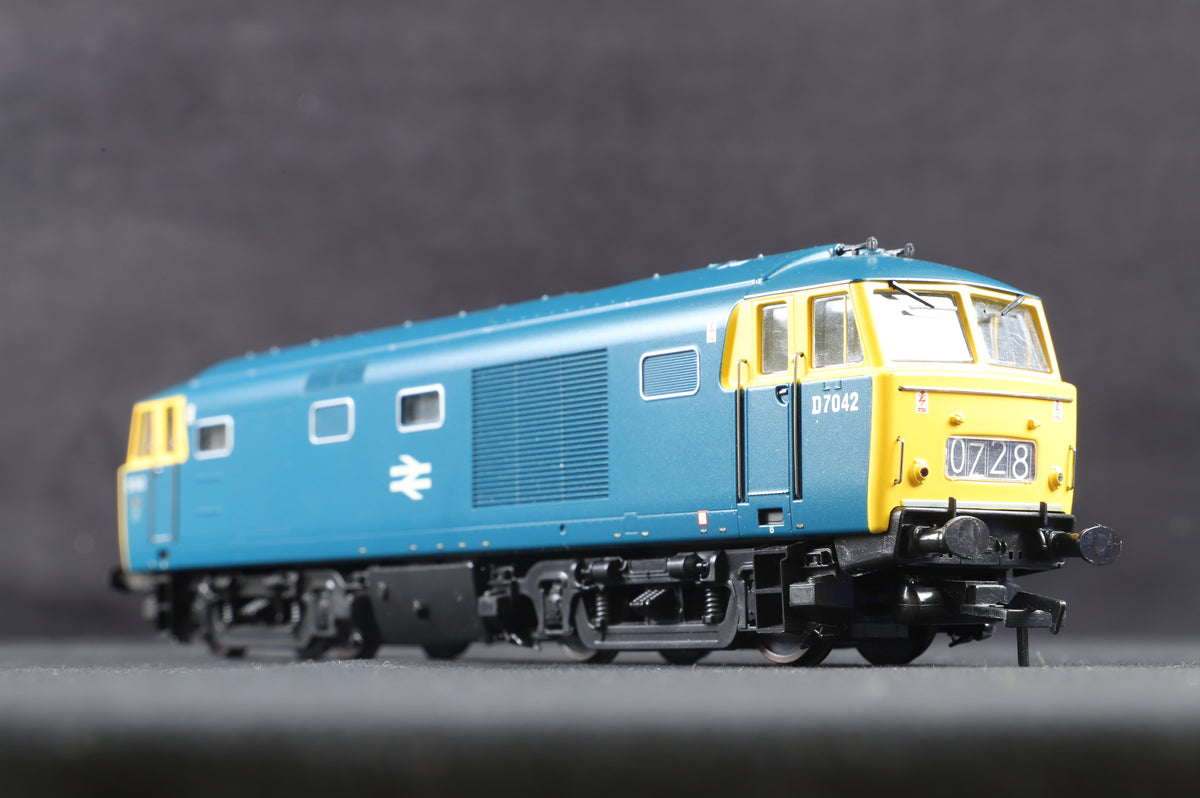 Heljan OO 3503 Class 35 Hymek BR Blue &#39;D7042&#39;