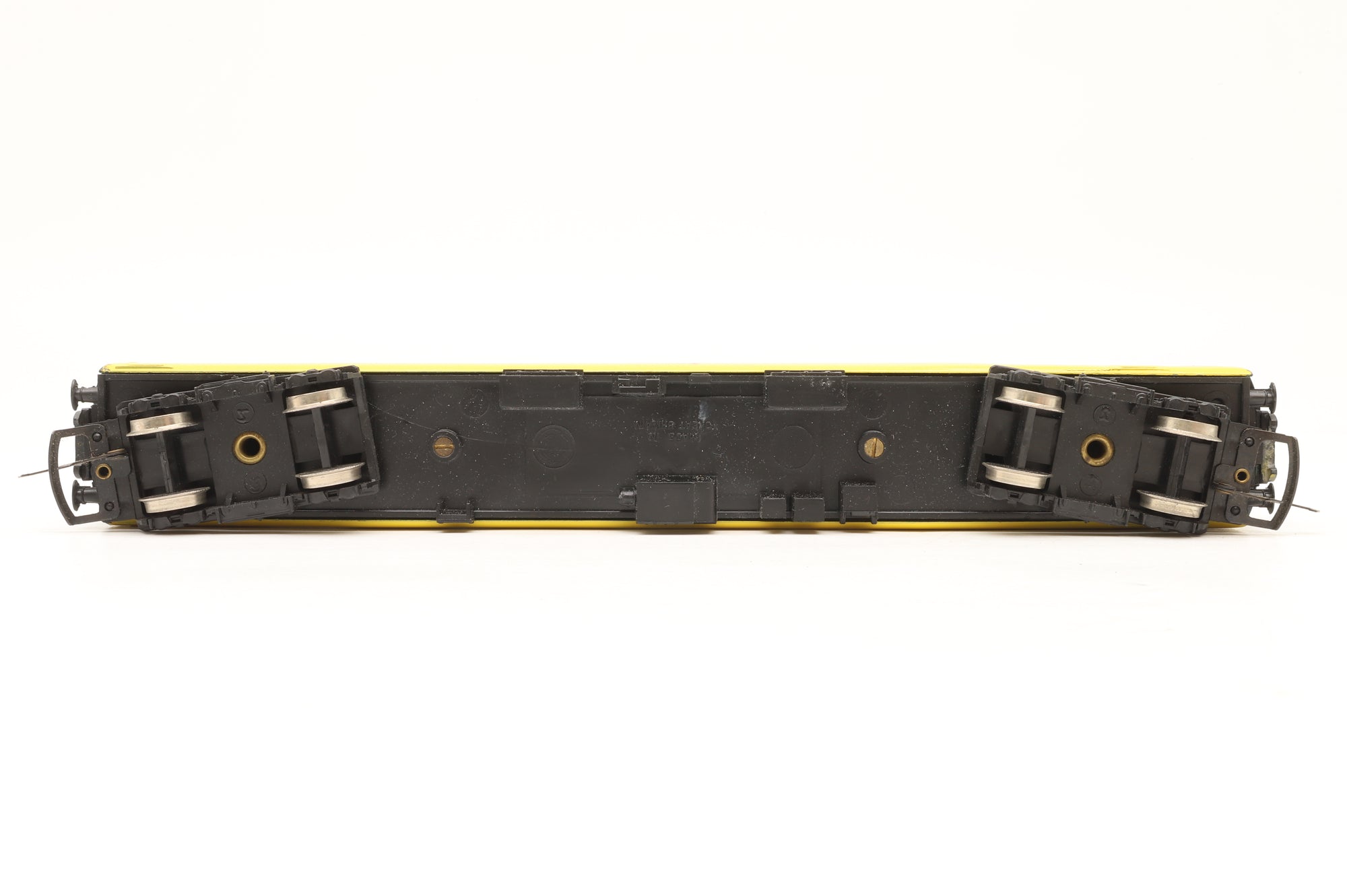 Custom OO Mk2D QSA 977986 in Network Rail Yellow