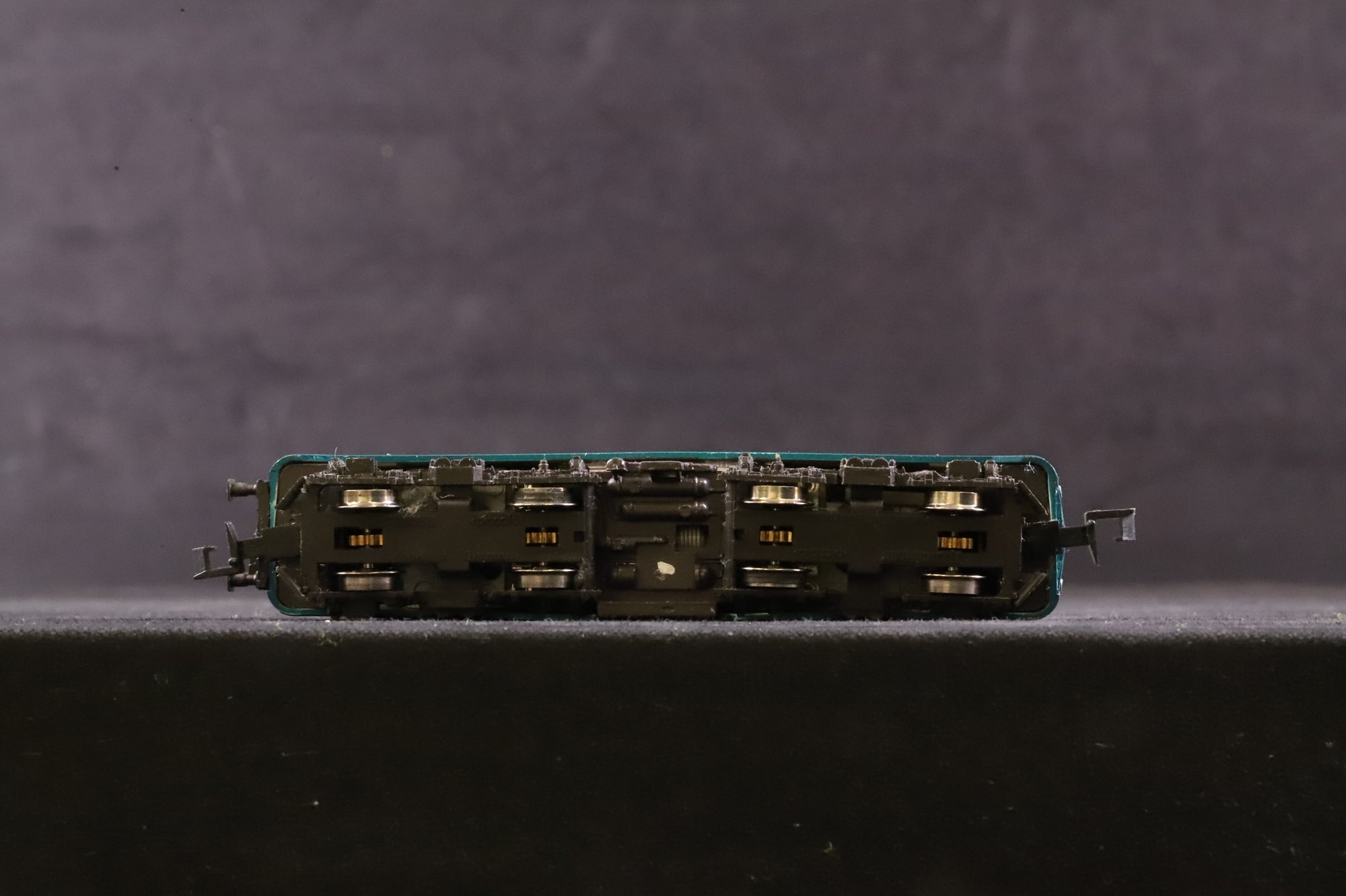 Minitrix N Gauge 12567 BR111 111044-4 in DB Blue/Cream