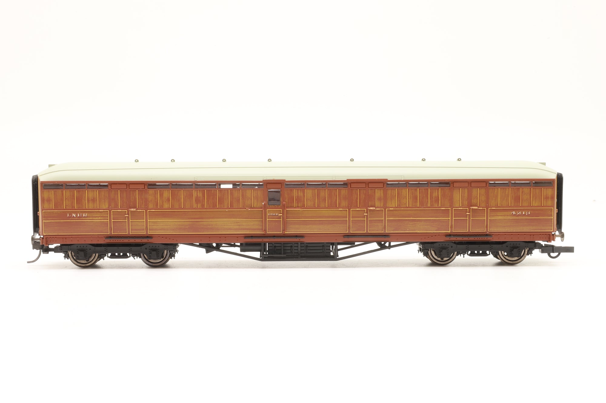 Hornby OO Rake of 7 Gresley Teak Coaches
