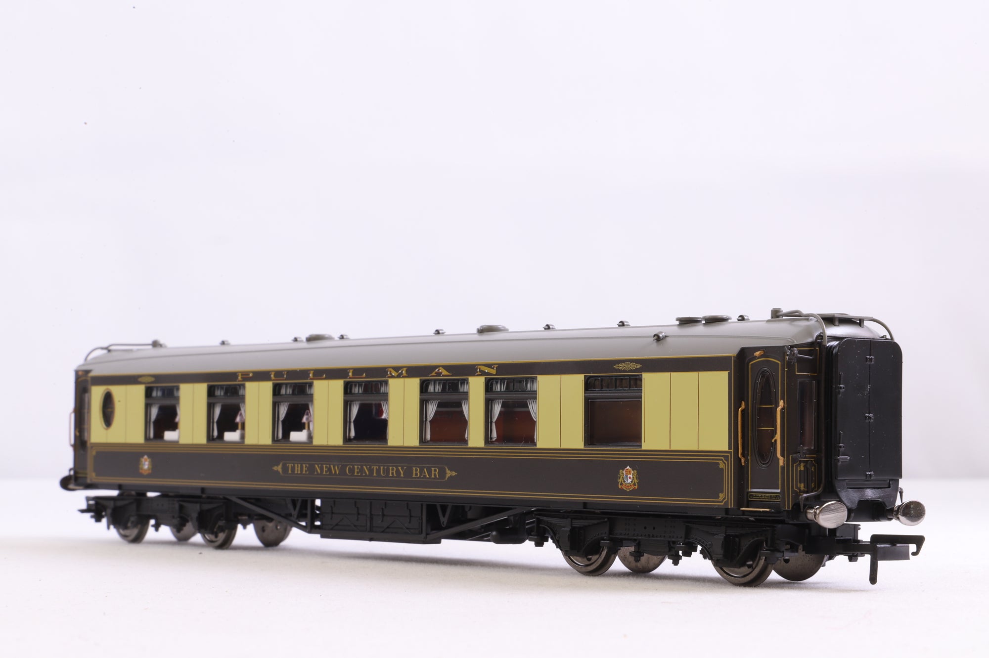 Hornby OO R4418 Pullman Bar Car 'The New Century Bar'