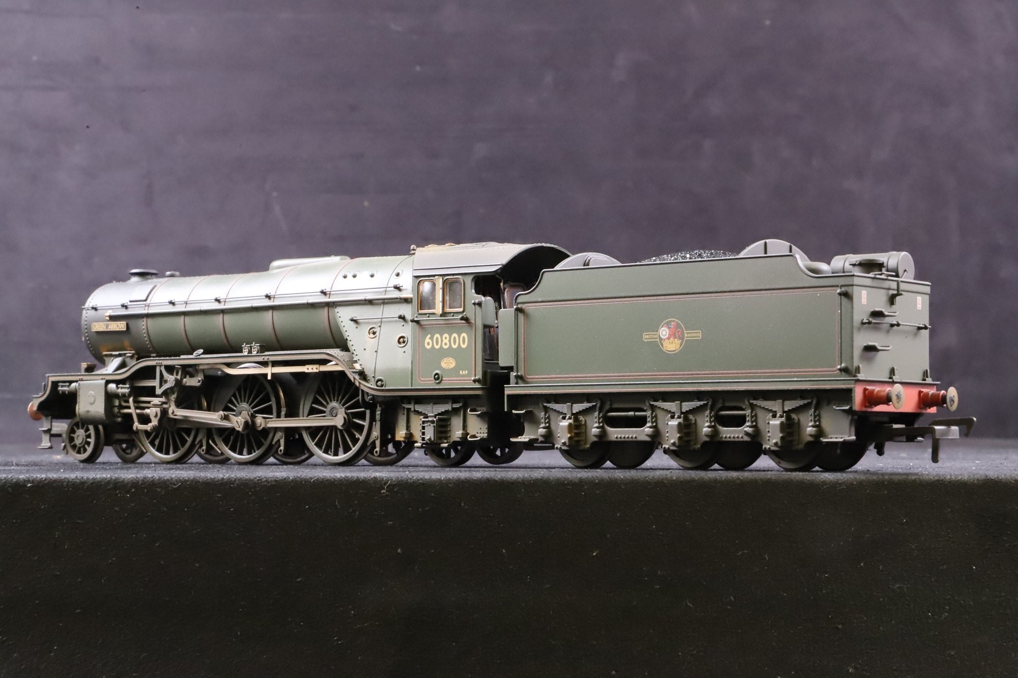 Bachmann OO 35-201 LNER Class V2 '60800' 'Green Arrow' BR Lined Green L/C Weathered DCC Sound