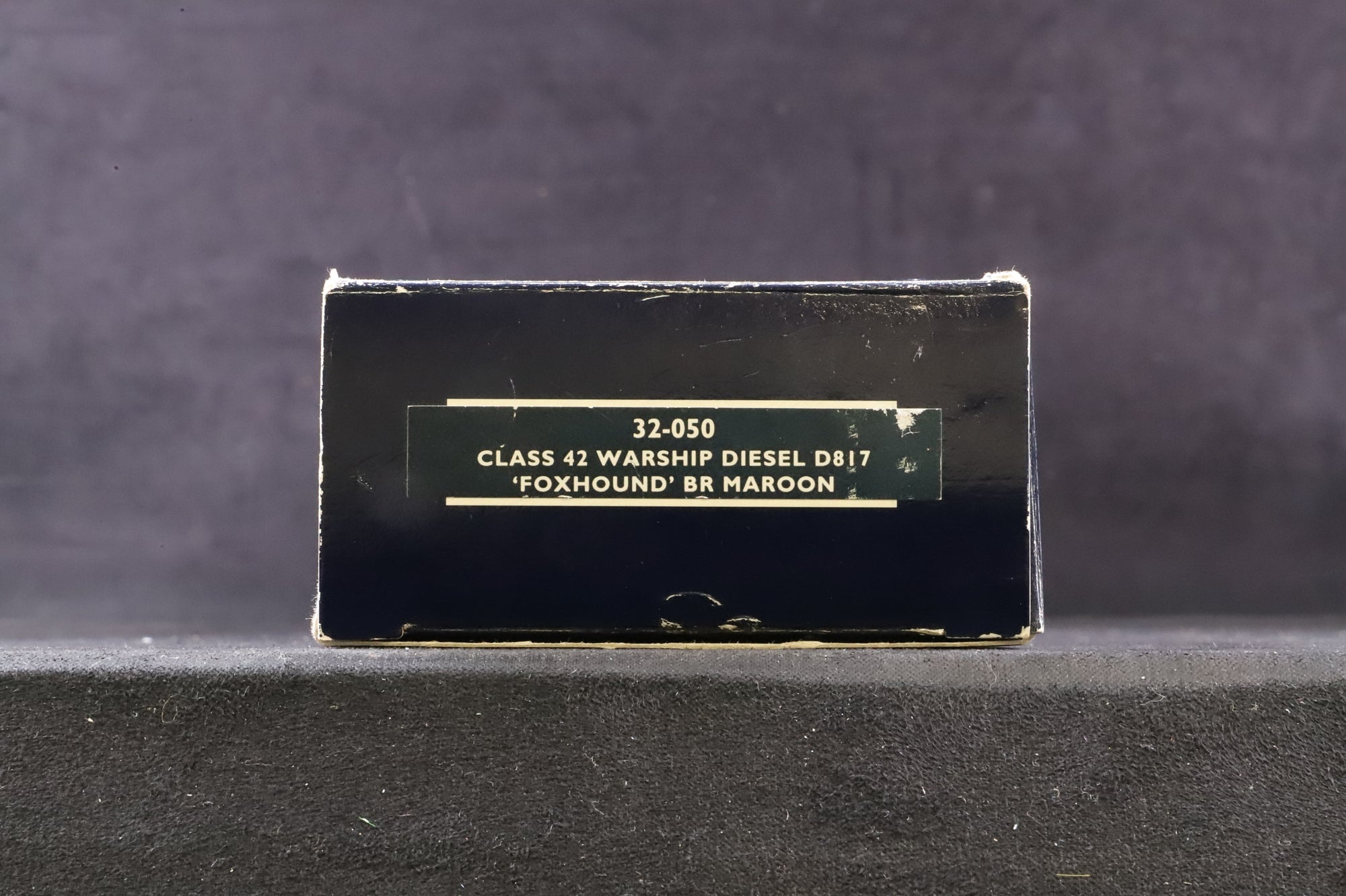 Bachmann OO 32-050 Class 42 Warship D817 'Foxhound' in BR Maroon w/ SYP