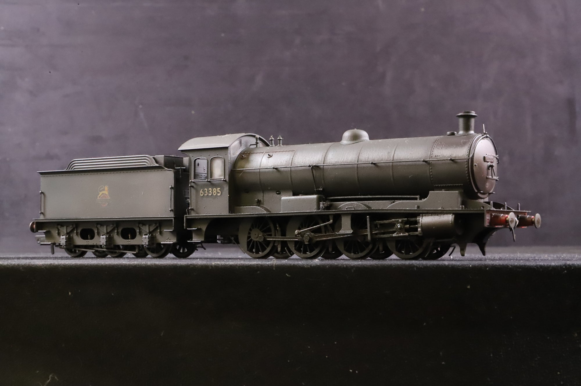 Hornby OO R3426 Class Q6 63385 in BR Black w/ Early Crests - DCC Sound & Weathered