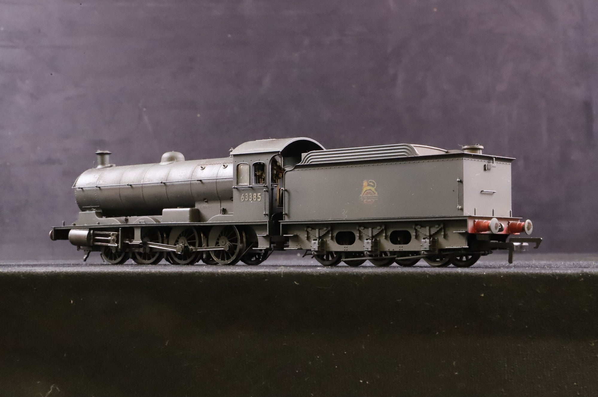 Hornby OO R3426 Class Q6 63385 in BR Black w/ Early Crests - DCC Sound & Weathered
