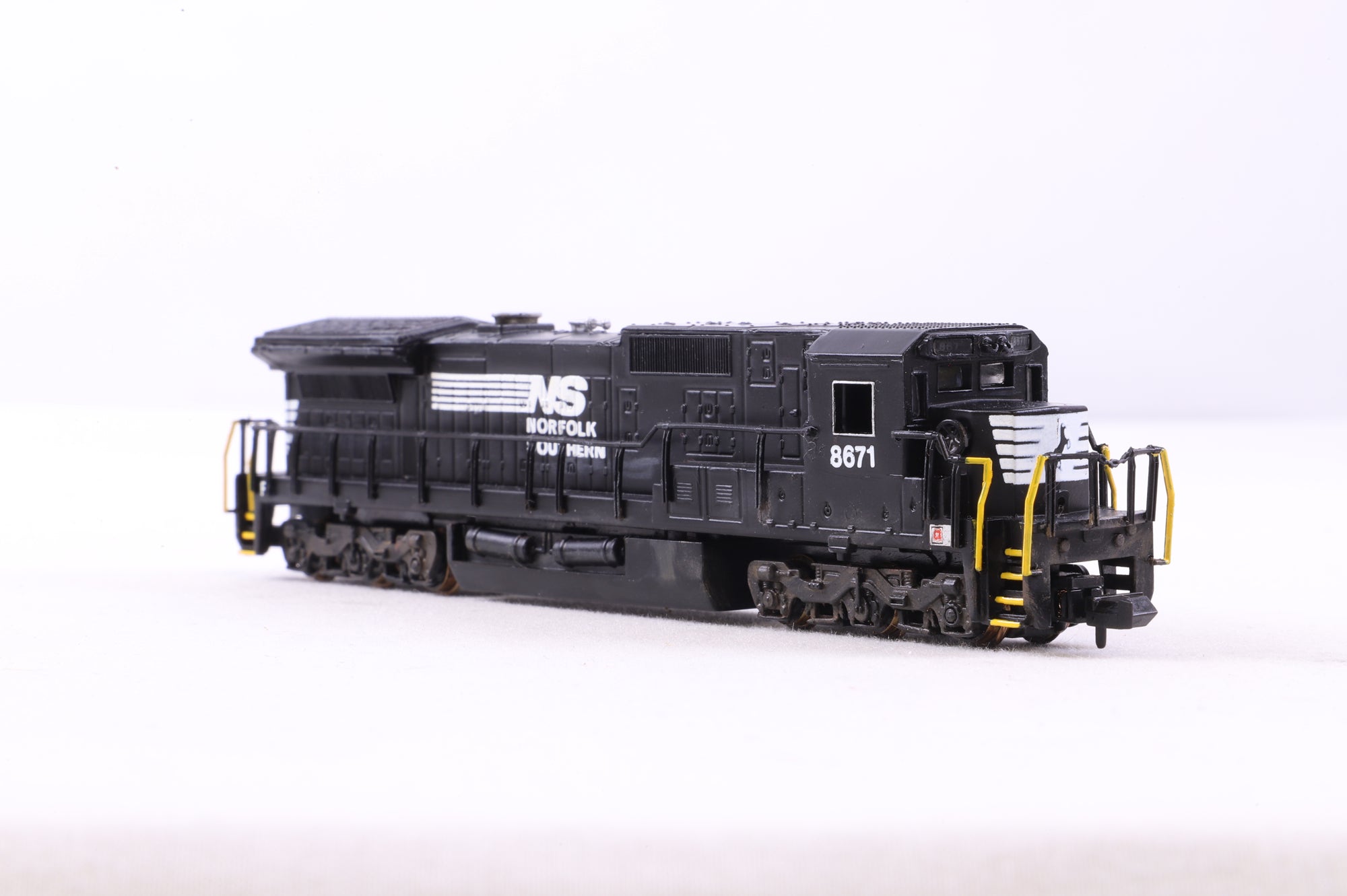 Spectrum N GE Dash 8-40C Norfolk Southern '8671'