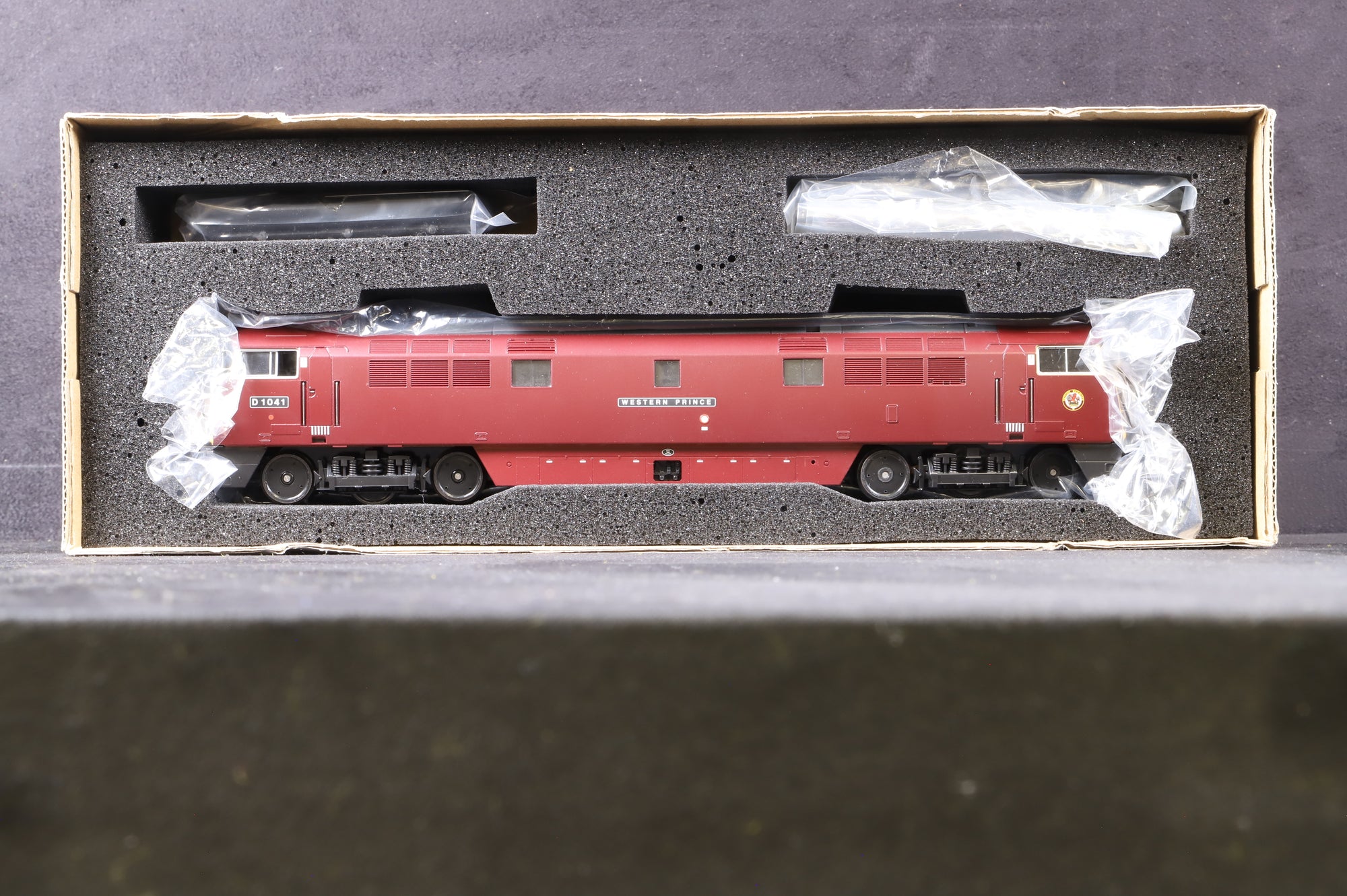 Heljan OO 5211 Class 52 Western Diesel 'D1041' 'Western Prince' BR Maroon