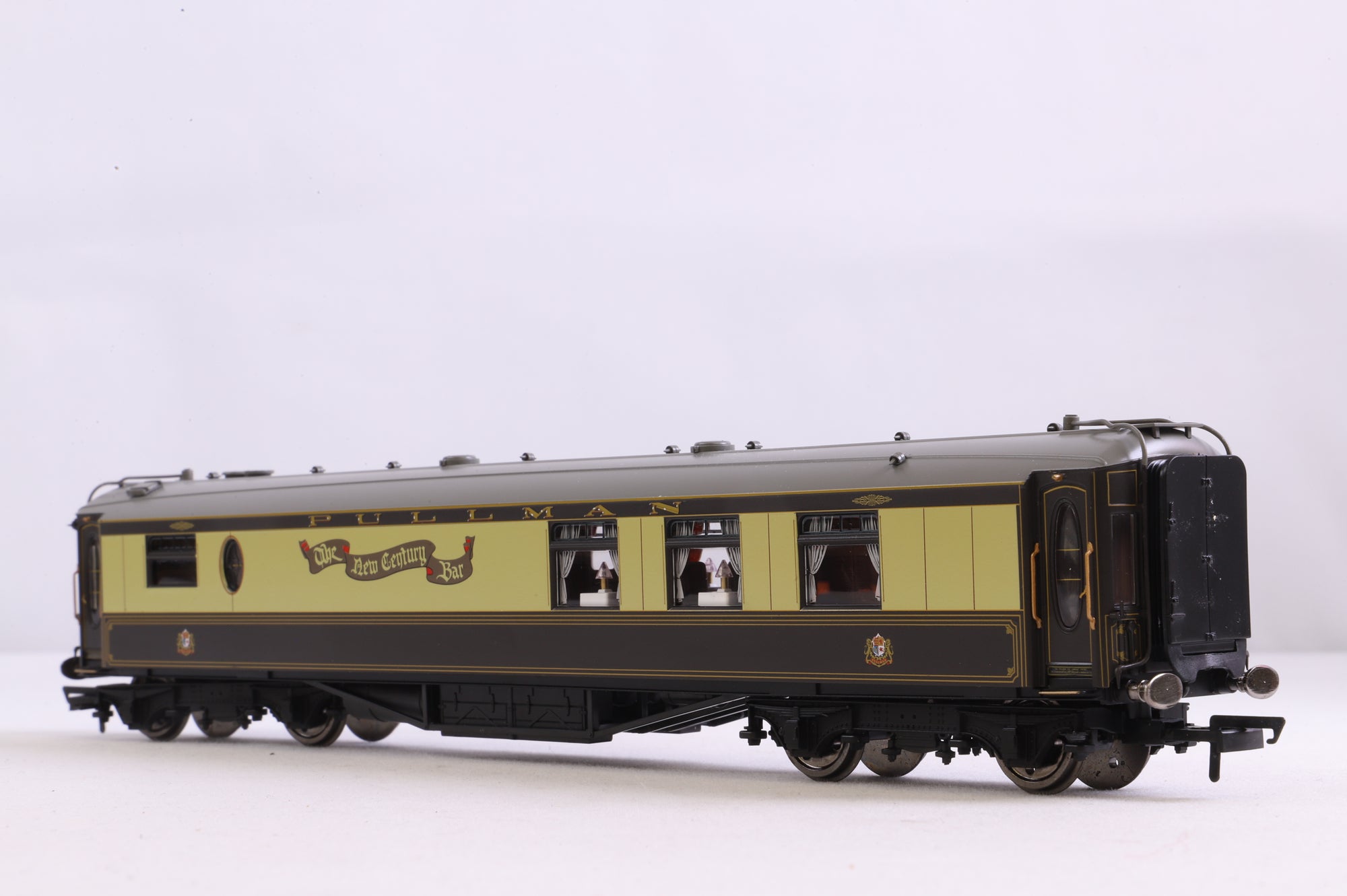 Hornby OO R4418 Pullman Bar Car 'The New Century Bar'