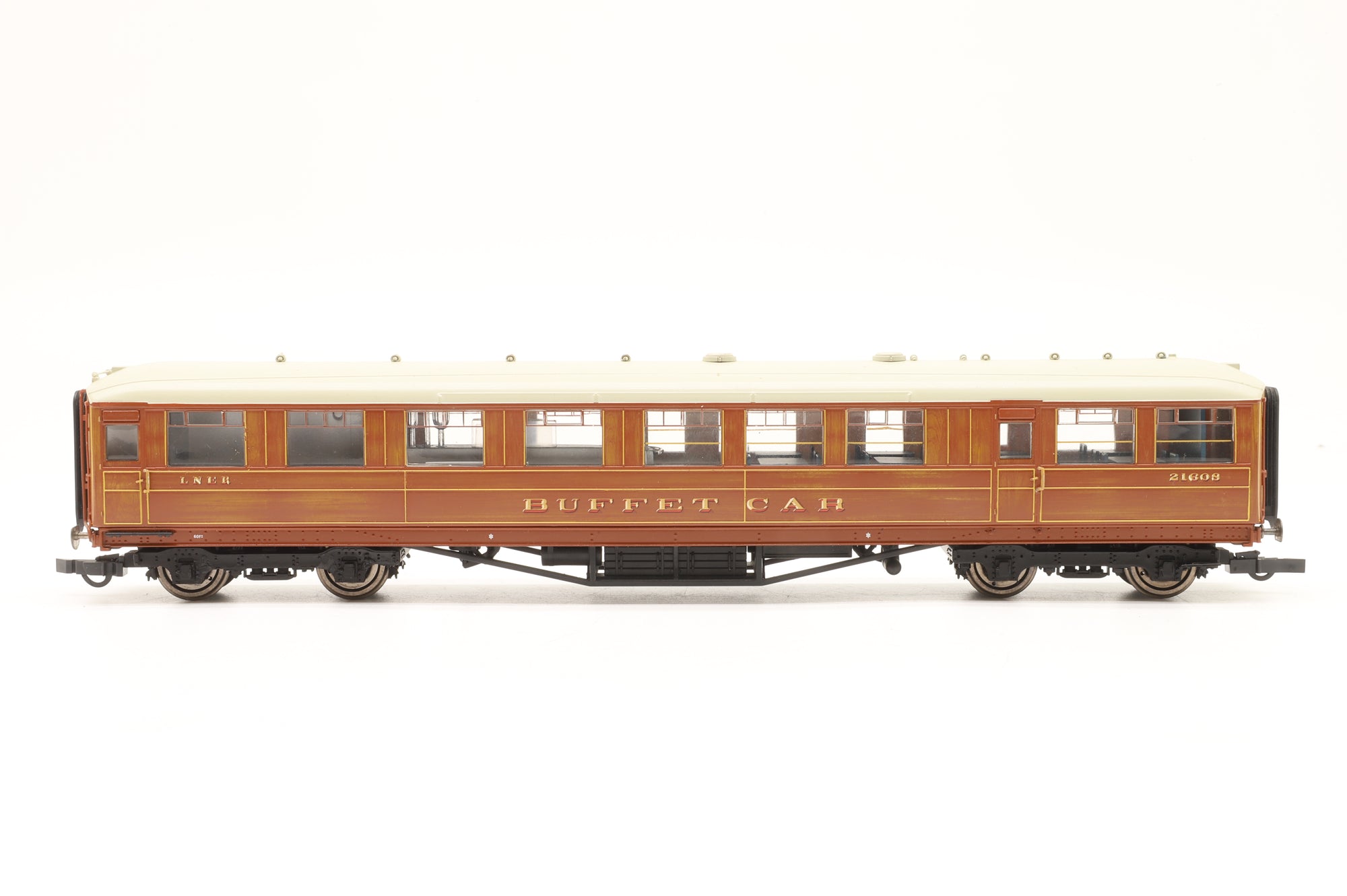 Hornby OO Rake of 7 Gresley Teak Coaches