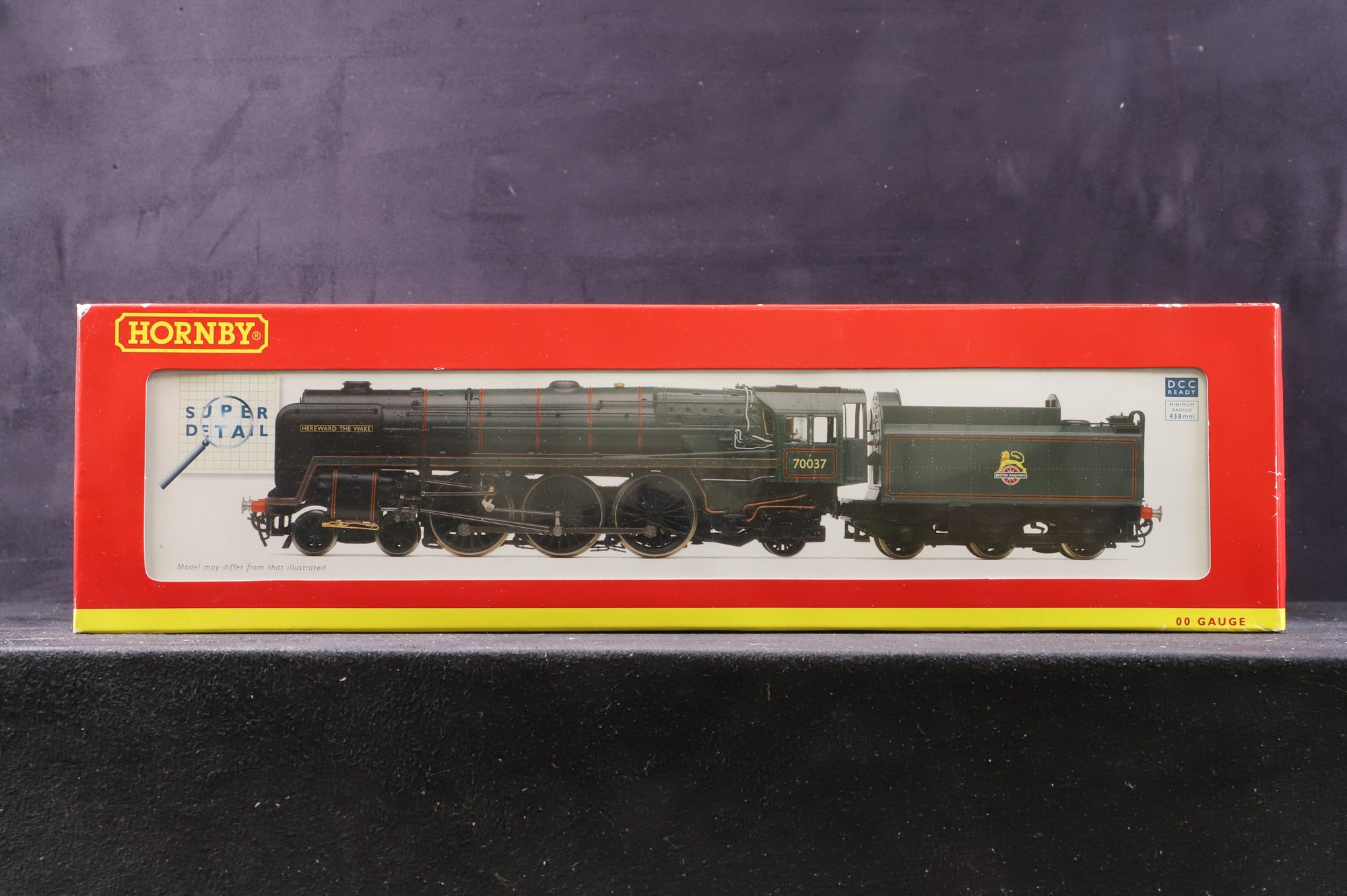 Hornby OO R2619 Britannia Class '70037' 'Hereward The Wake' BR Lined Green E/C